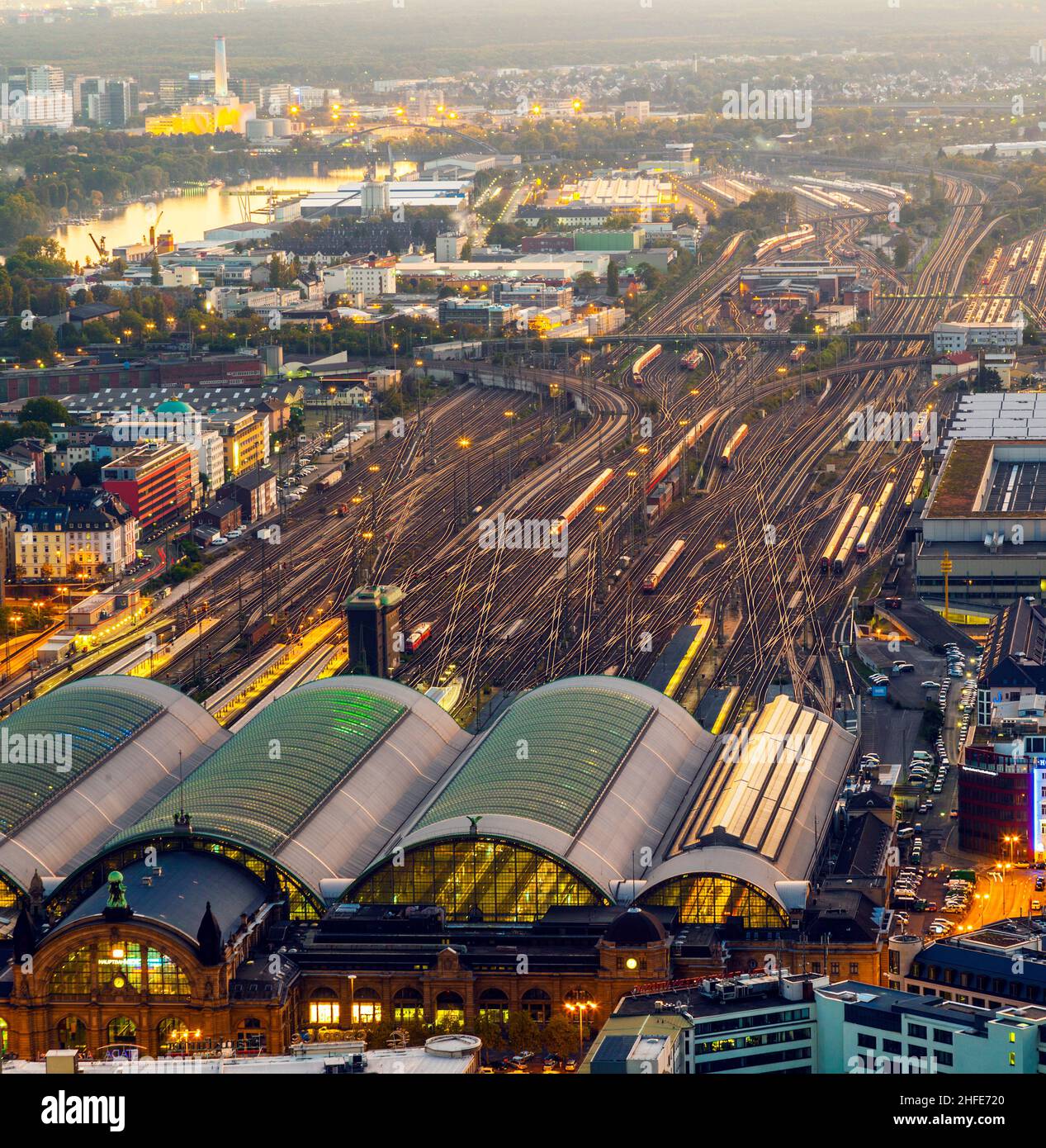 aerial of the Hauptbahnhof in Frankfurt an Main in the evening Stock ...