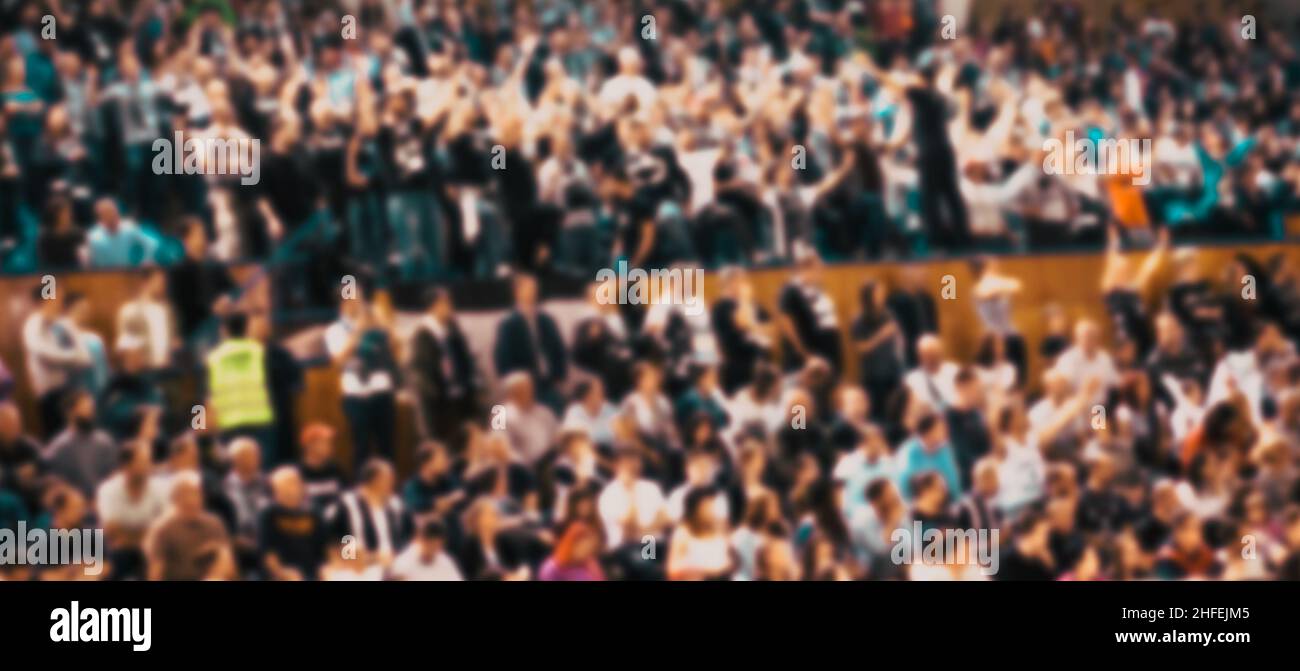 Basketball crowd cheering hires stock photography and images Alamy