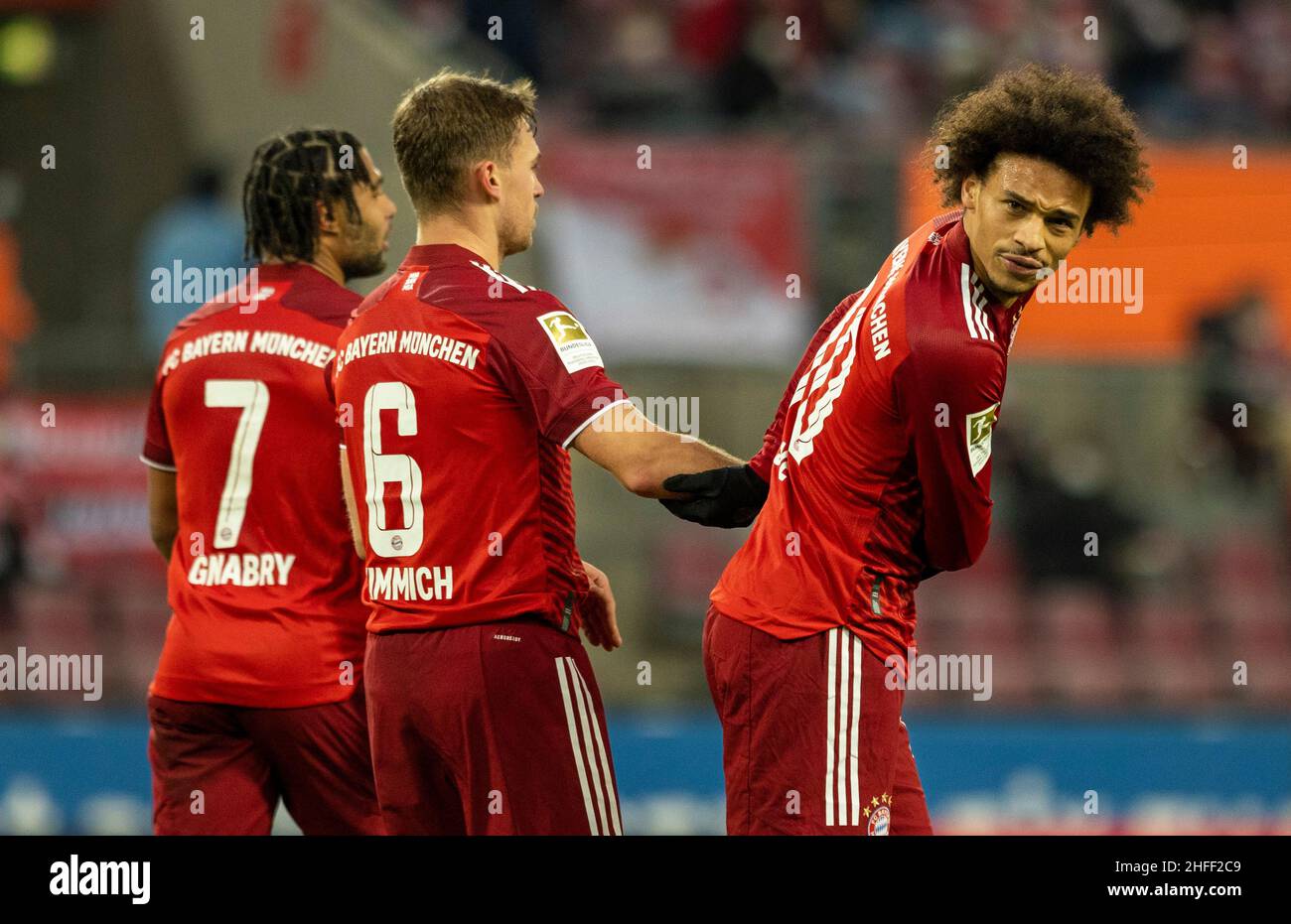Serge Gnabry (Muenchen), Joshua Kimmich (Muenchen), Leroy Sane (Muenchen) 1. FC Köln - Bayern München 15.01.2022, Fussball; Bundesliga, Saison 2021/22 Stock Photo