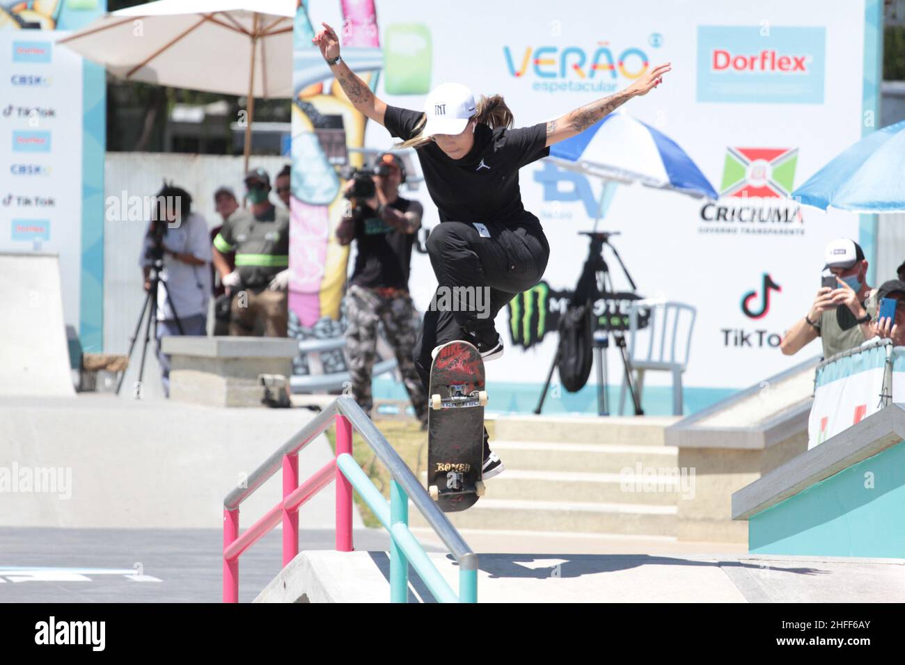 Pamela Rosa 2022, CRICIUMA STAGE - Skateboarder Pamela Rosa performs a maneuver ...