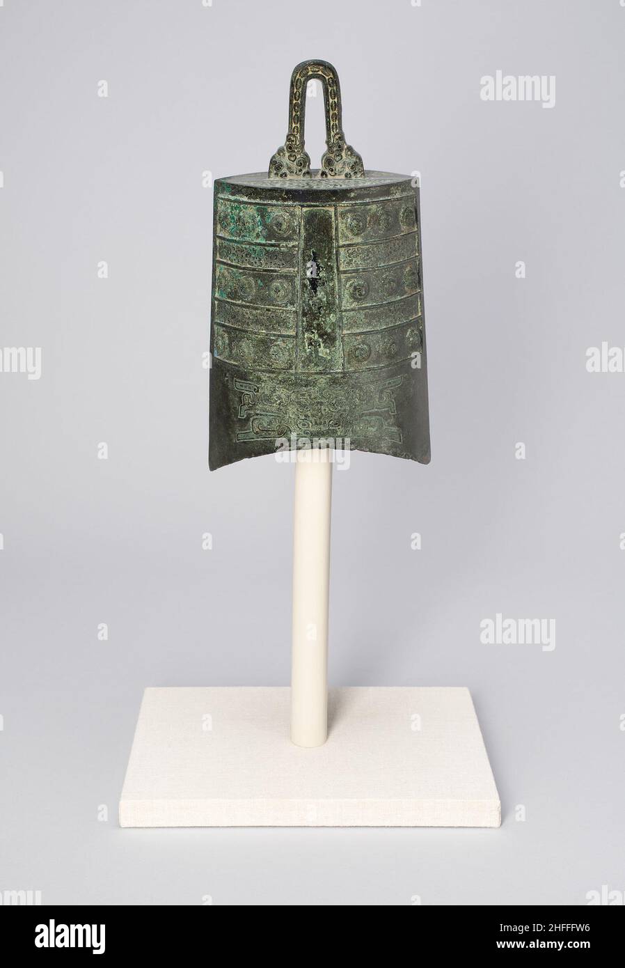Loop Suspension Bell (Niuzhong), Eastern Zhou dynasty (770-256 B.C ...