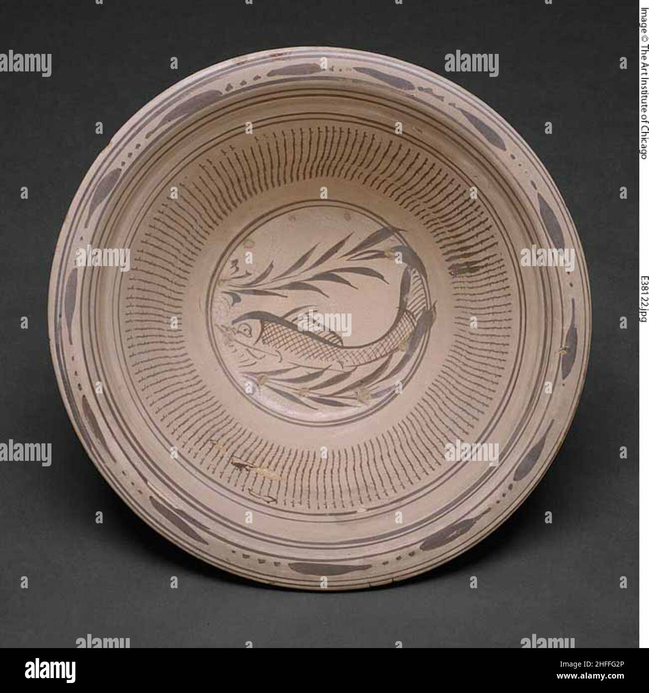 Large Basin with Carp and Waterweeds, Yuan dynasty (1279-1368), late 13th/early 14th century. Stock Photo