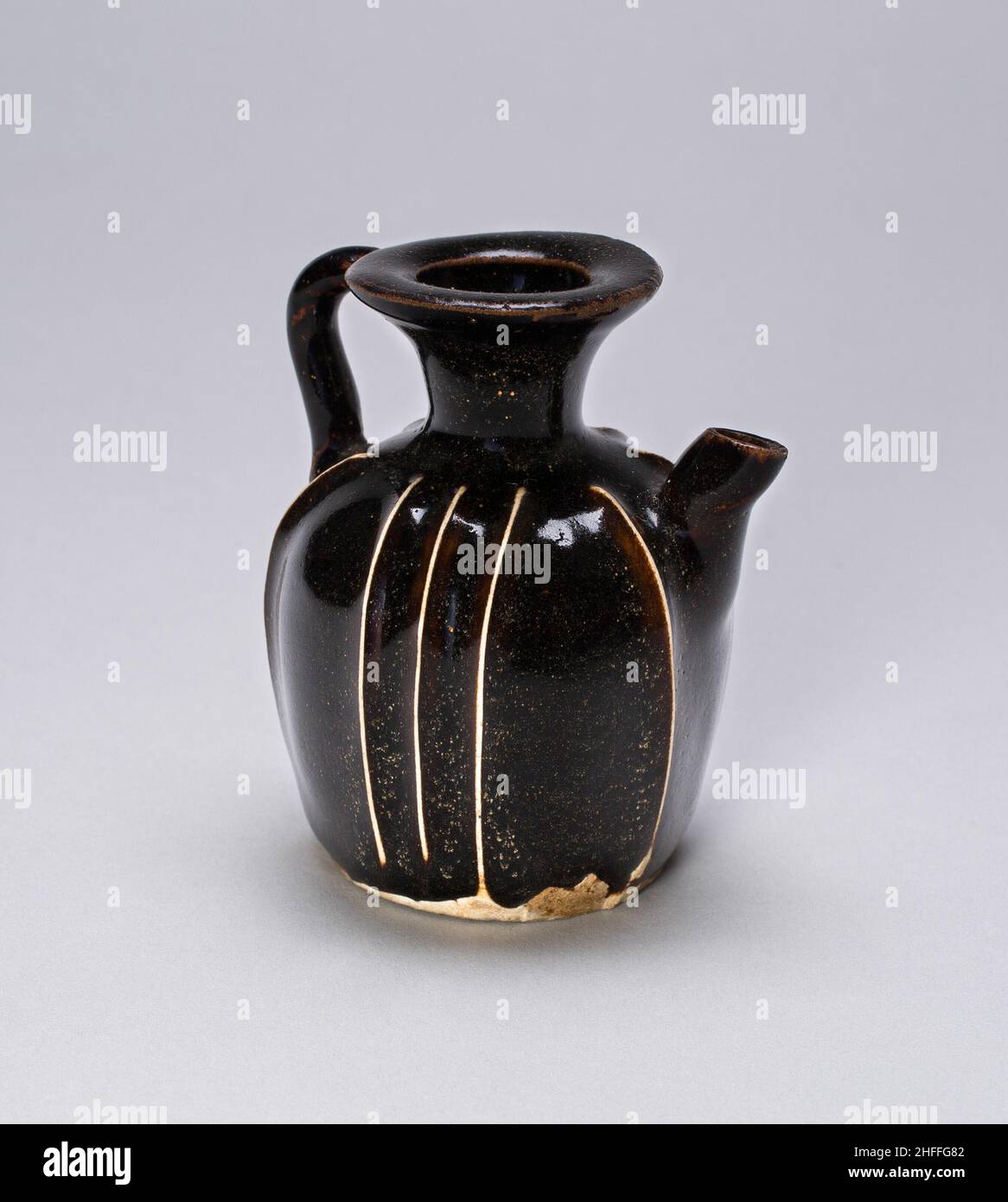 Handled Ewer with Vertical Ribs, Northern Song dynasty (960-1127) or Jin dynasty (1115-1234), 12th/13th century. Stock Photo