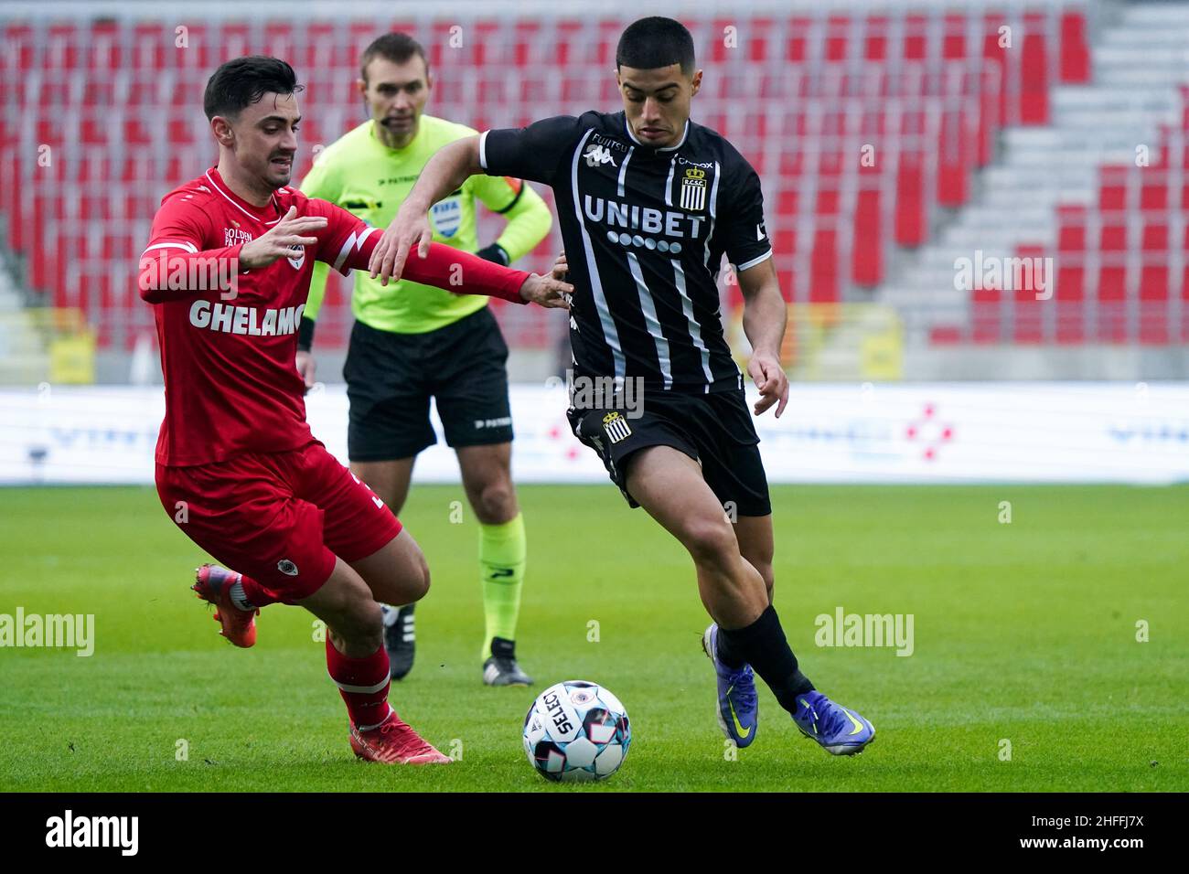 ANTWERPEN, BELGIUM - JANUARY 16: Anass Zaraoury of RC Sporting Charleroi  during the Jupiler Pro League match between Royal Antwerp FC and RC  Sporting Charleroi at Bosuilstadion on January 16, 2022 in