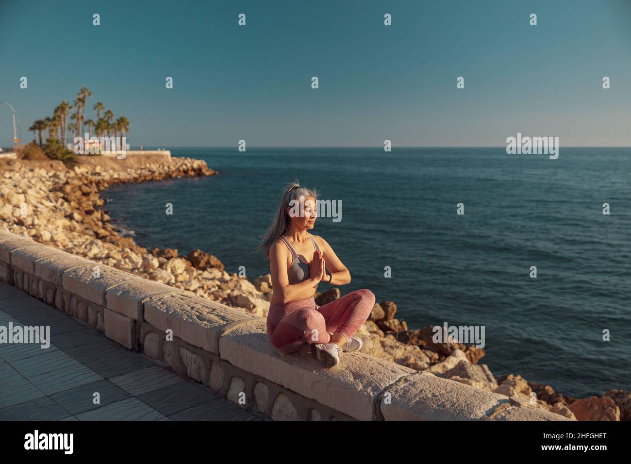 Slender woman hi-res stock photography and images - Alamy