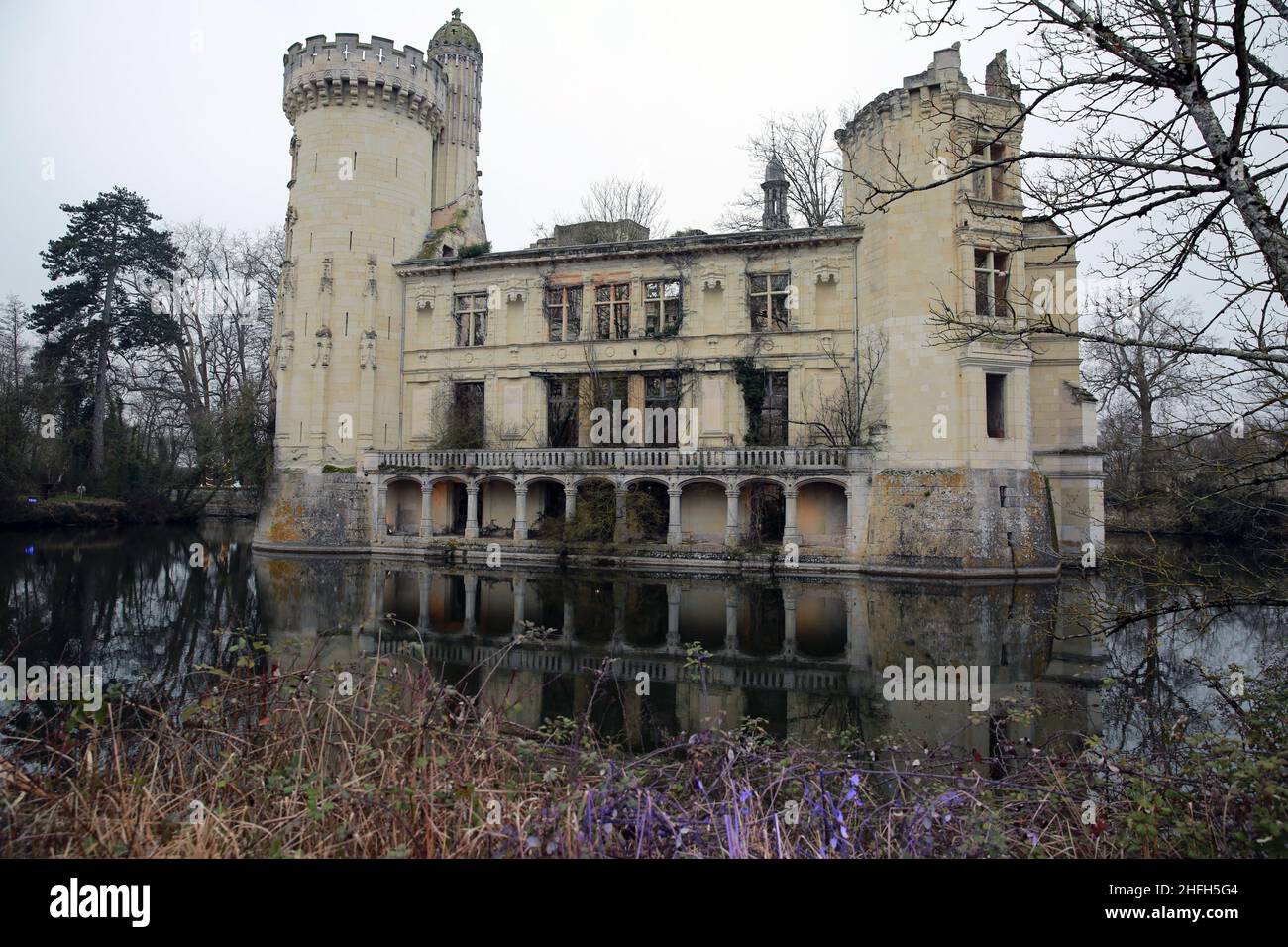 Chateau de la Mothe Chandeniers Stock Photo Alamy