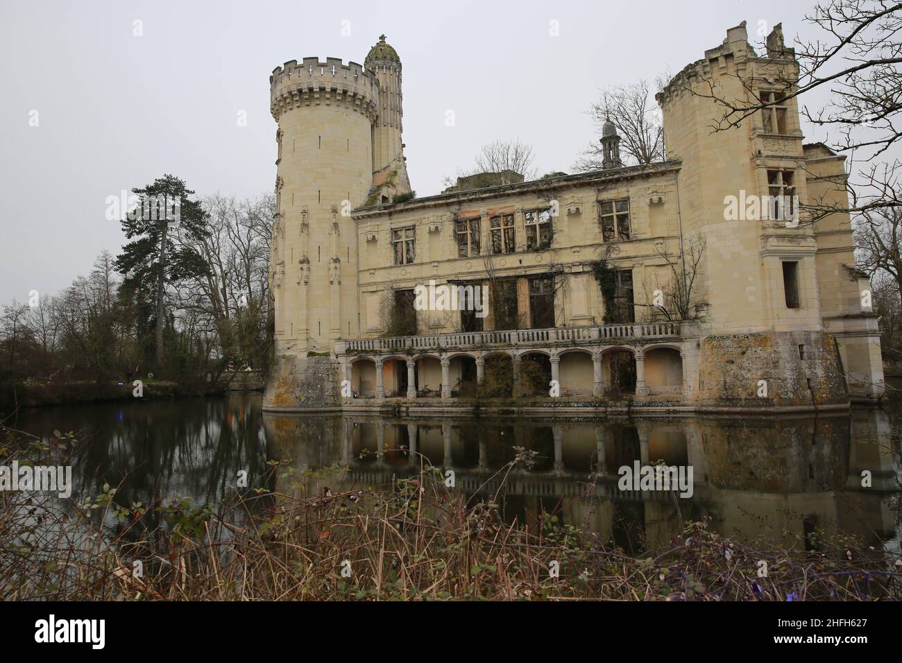 Chateau de la Mothe Chandeniers Stock Photo Alamy