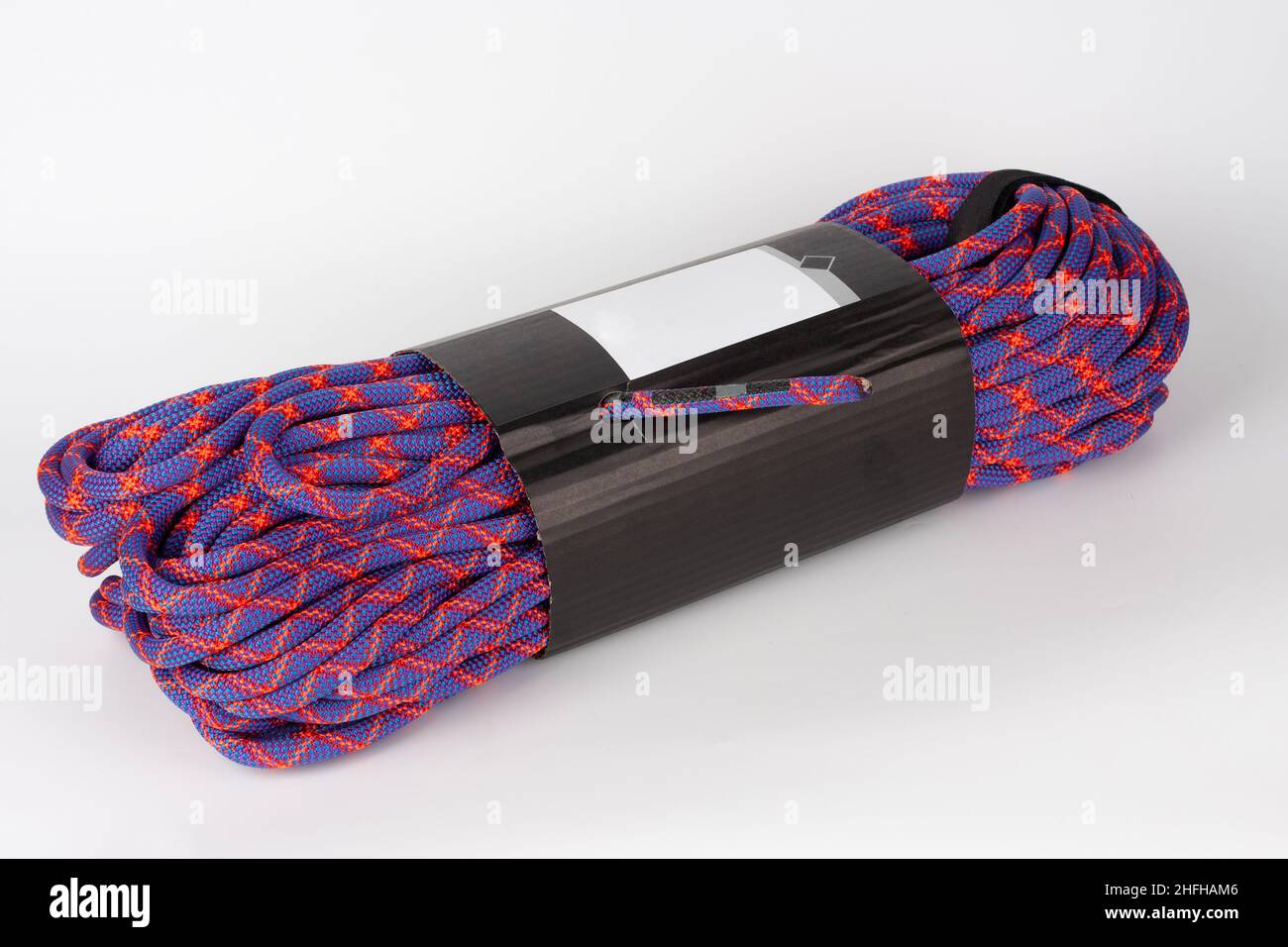 Violet dynamic single rope for sport climbing and traditional climbing