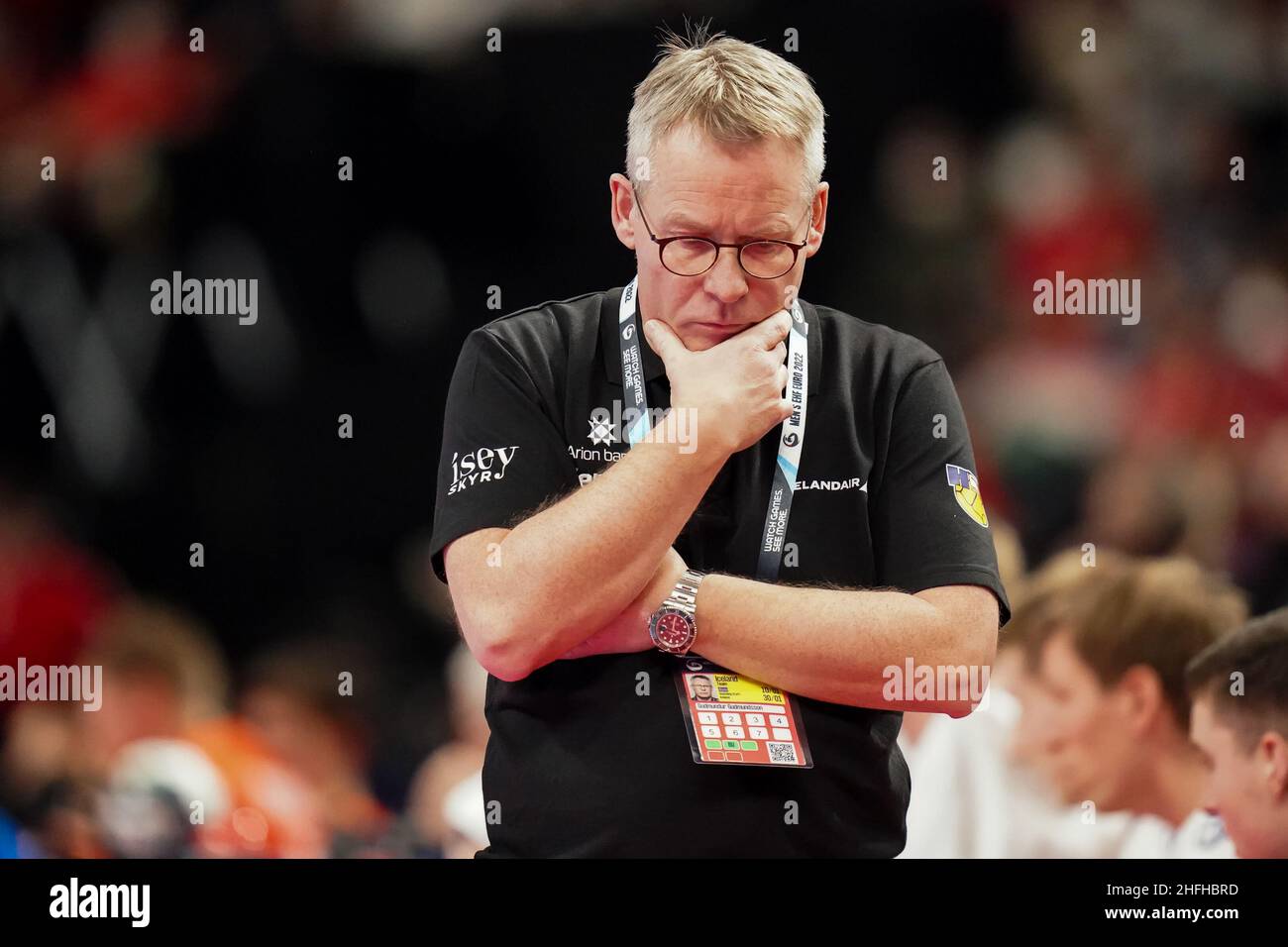 BUDAPEST, HUNGARY - JANUARY 16: Coach Gudmundur Gudmundsson of Iceland during the Men's EHF Euro 2022 Group B match between Iceland and the Netherlands at the MVM Dome on January 16, 2022 in Budapest, Hungary (Photo by Henk Seppen/Orange Pictures) Stock Photo