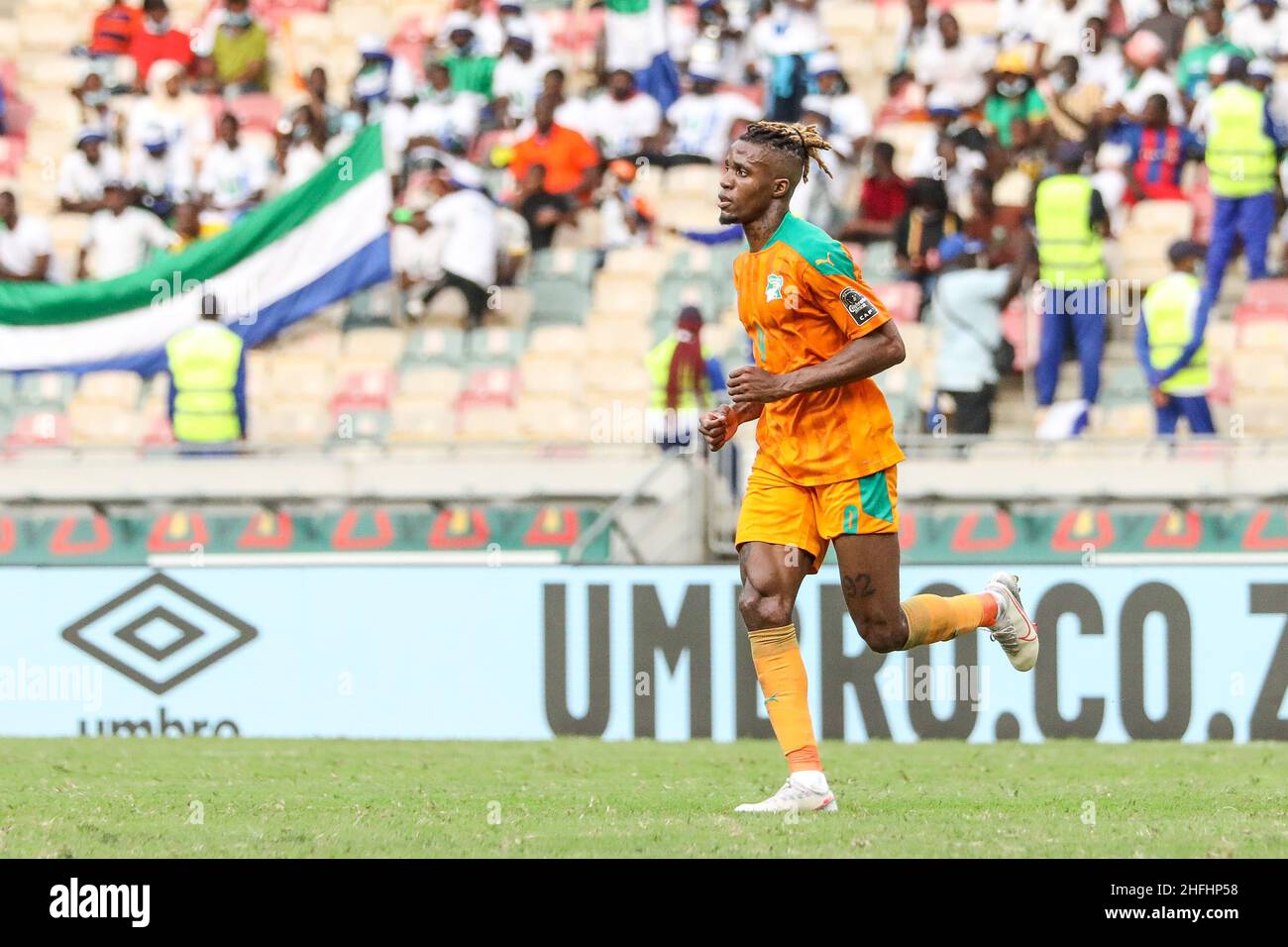 Douala, CAMEROON - JANUARY 16: Wilfried Zaha of Ivory Coast during the Africa Cup of Nations group E match between Ivory Coast and Sierra Leone at Stade de Japoma on January 16 2022 in Douala, Cameroon. (Photo by SF) Credit: Sebo47/Alamy Live News Stock Photo