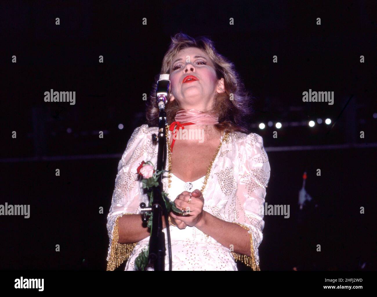 DETROIT, MI - SEPTEMBER 19: American singer Stevie Nicks of the group ...