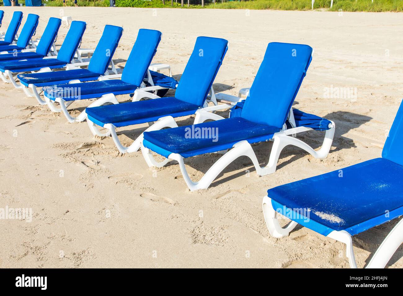 empty each beds at the beach in Miami Stock Photo Alamy