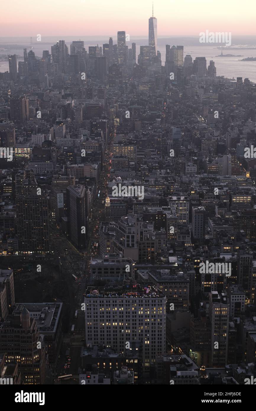 Aerial view new york skyscrapers hi-res stock photography and images ...