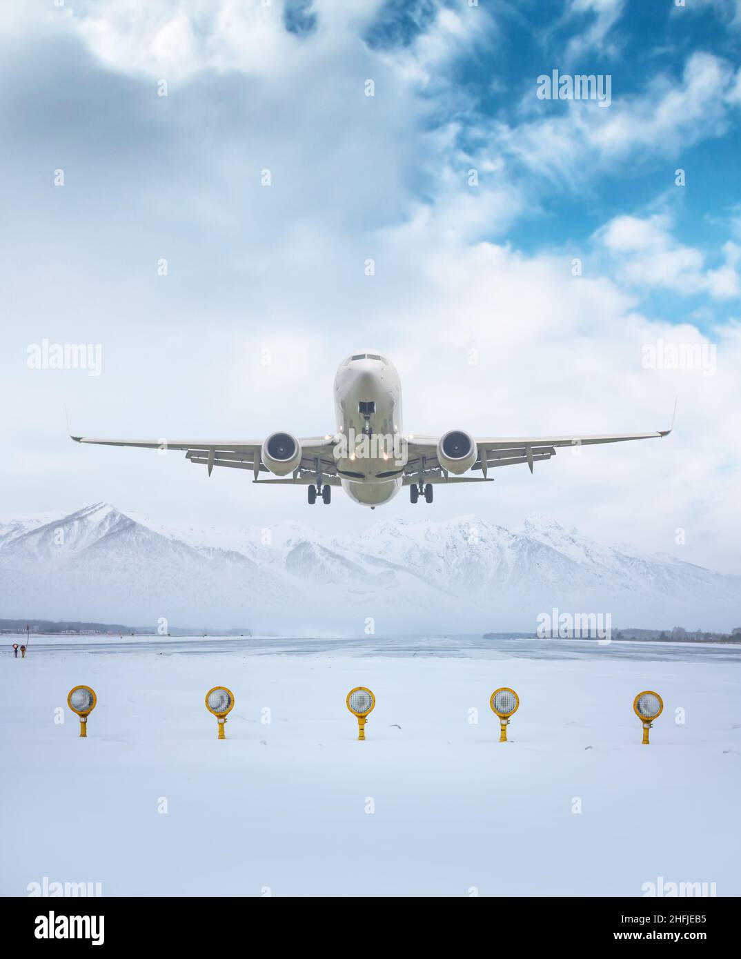 Take off airplane mountains hi-res stock photography and images - Alamy