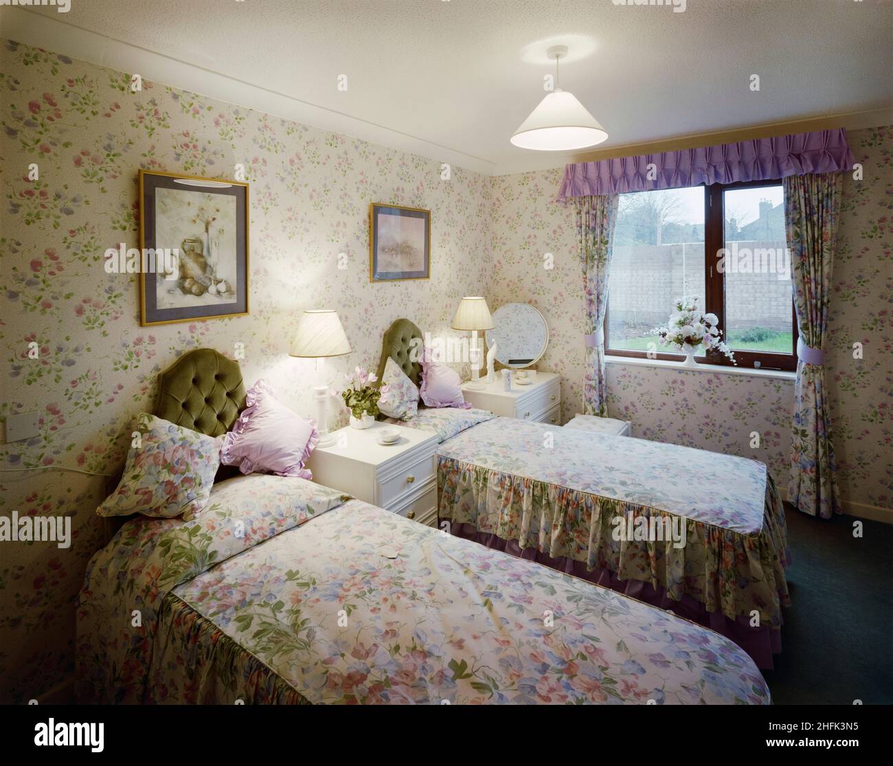 Oak Lodge, Cambridge Road, Wanstead, Redbridge, London, 13/12/1984. A