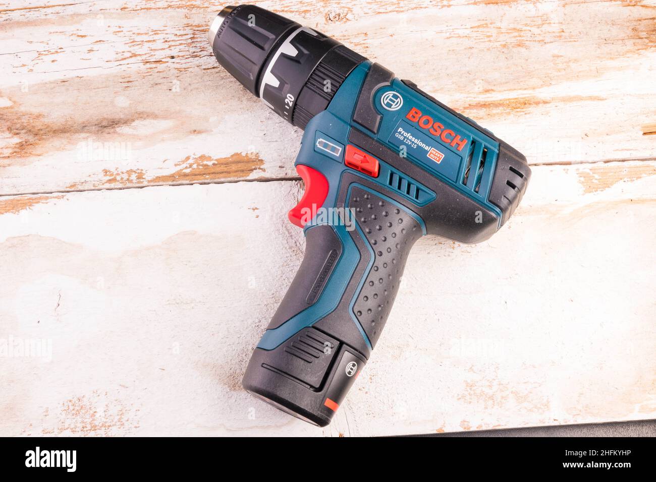 Bosch cordless screwdriver taken headon Stock Photo Alamy