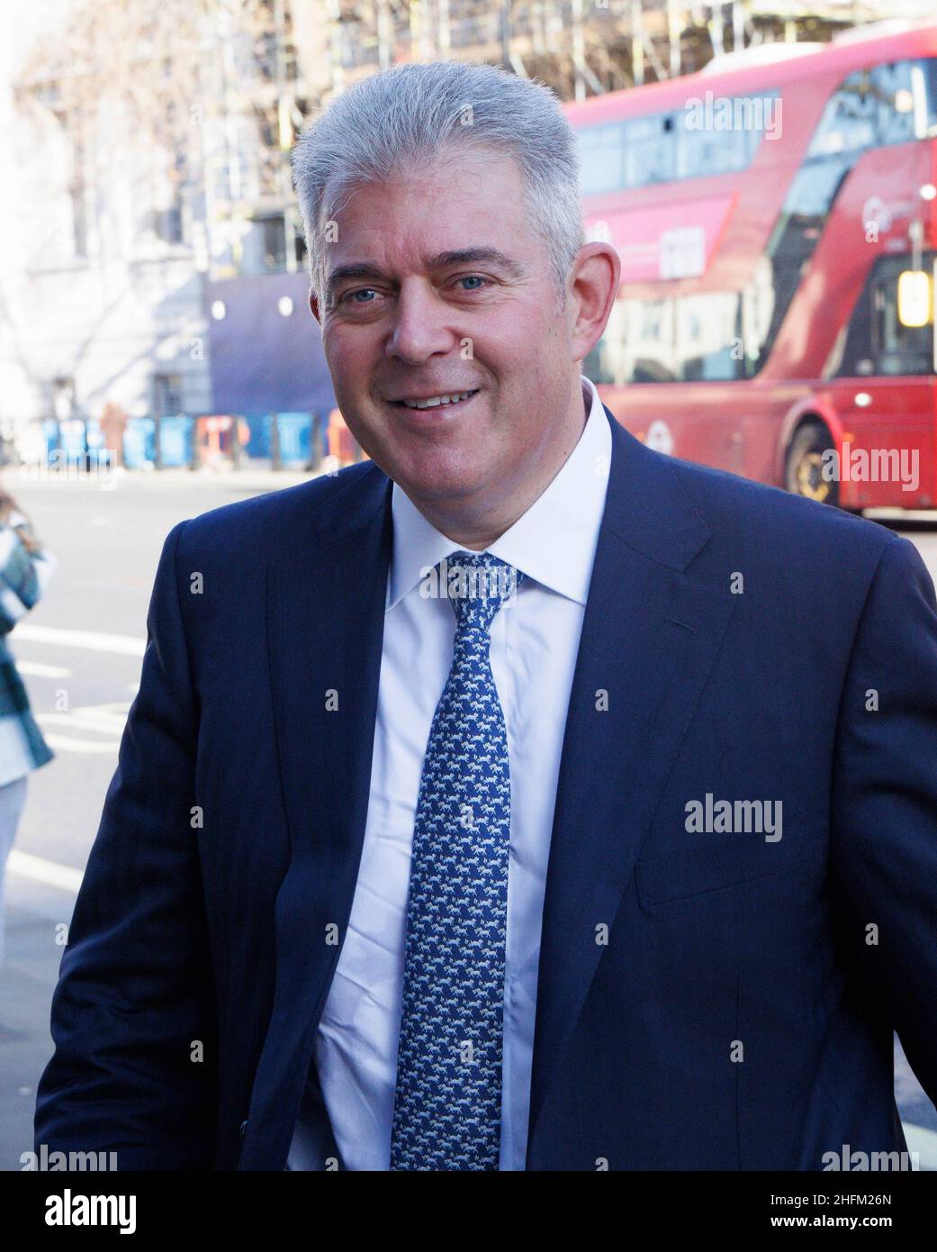 London, UK. 17th Jan, 2022. Brandon Lewis, Secretary of State for Northern Ireland, arrives at the Cabinet office in Whitehall. Credit: Mark Thomas/Alamy Live News Stock Photo