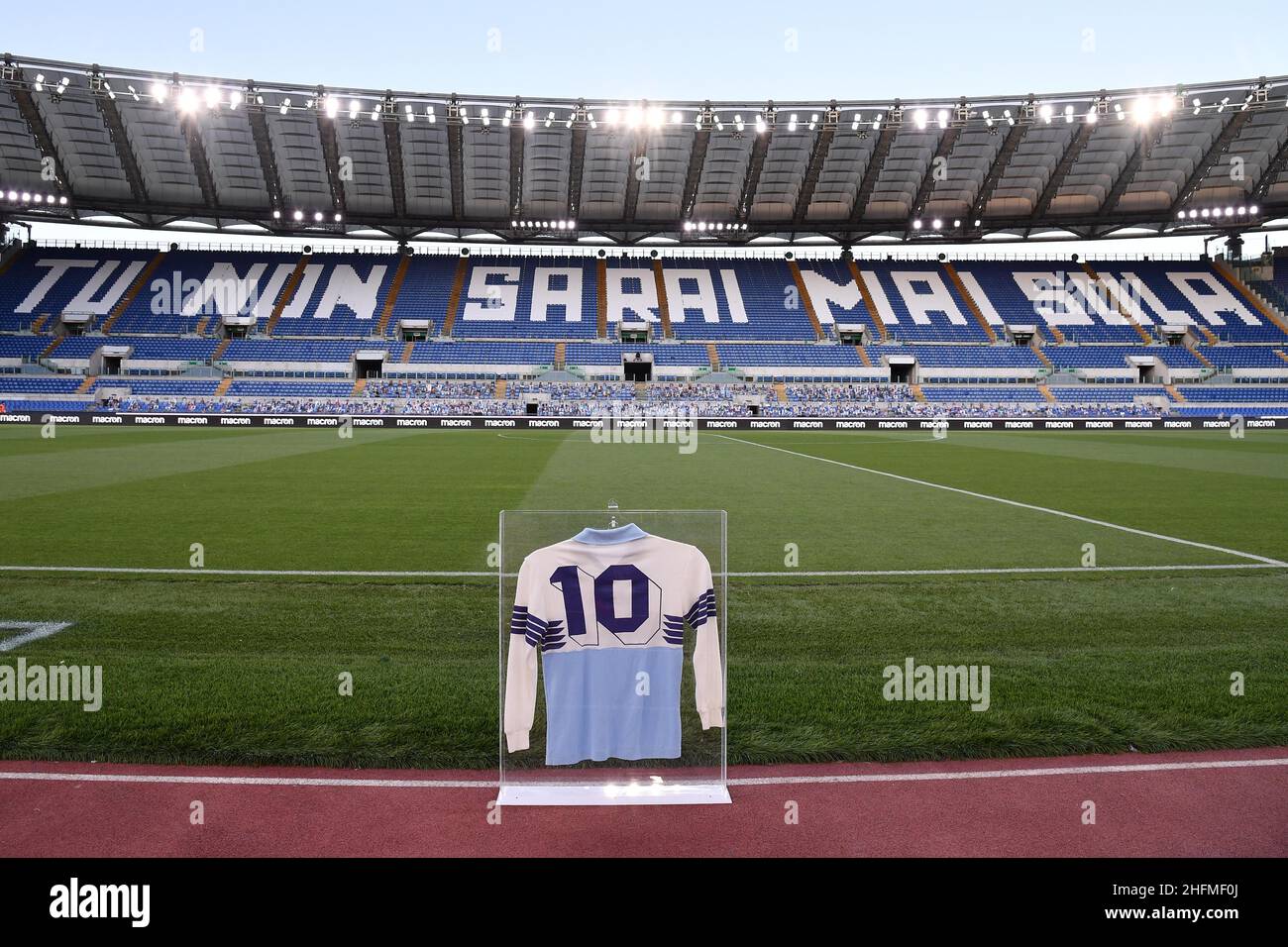 Soccer shirt italia hi-res stock photography and images - Alamy
