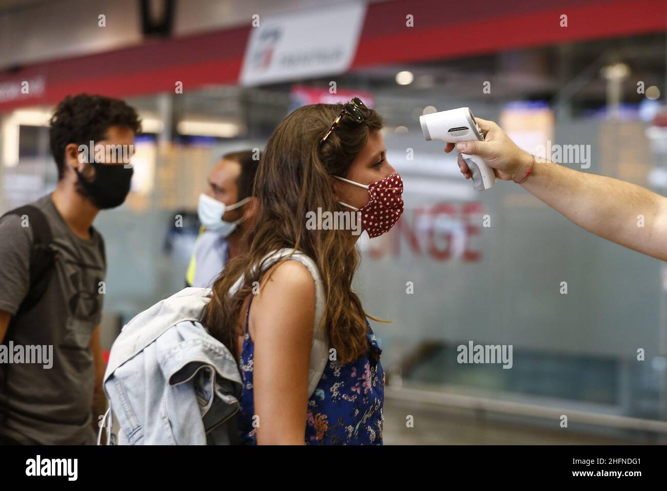 Cecilia Fabiano/LaPresse August 24 , 2020 Amatrice (Italy) News: Travelers in Termini Station In the pic : temperature check Stock Photo