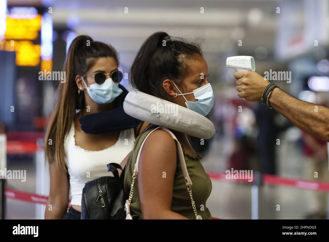 Cecilia Fabiano/LaPresse August 24 , 2020 Amatrice (Italy) News: Travelers in Termini Station In the pic : temperature check Stock Photo
