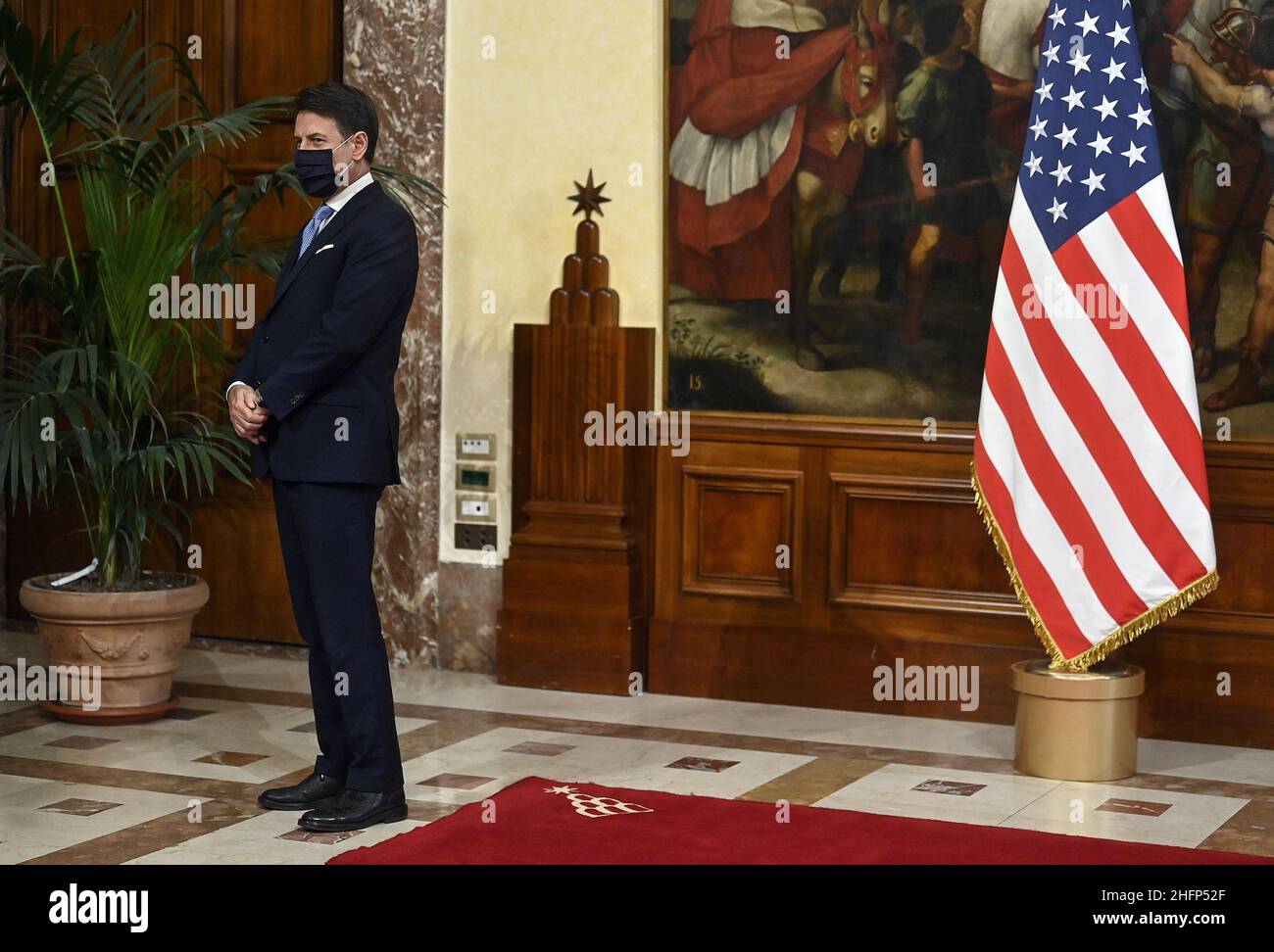 Riccardo Antimiani/LaPresse/POOL AnsaSeptember 30, 2020&#xa0; Rome, ItalyPoliticsItalian Premier Giuseppe Conte (R) and US Secretary of State Mike Pompeo (L) during their meeting at Palazzo Chigi in Rome, Italy, 30 September 2020.In the pic Giuseppe Conte Stock Photo