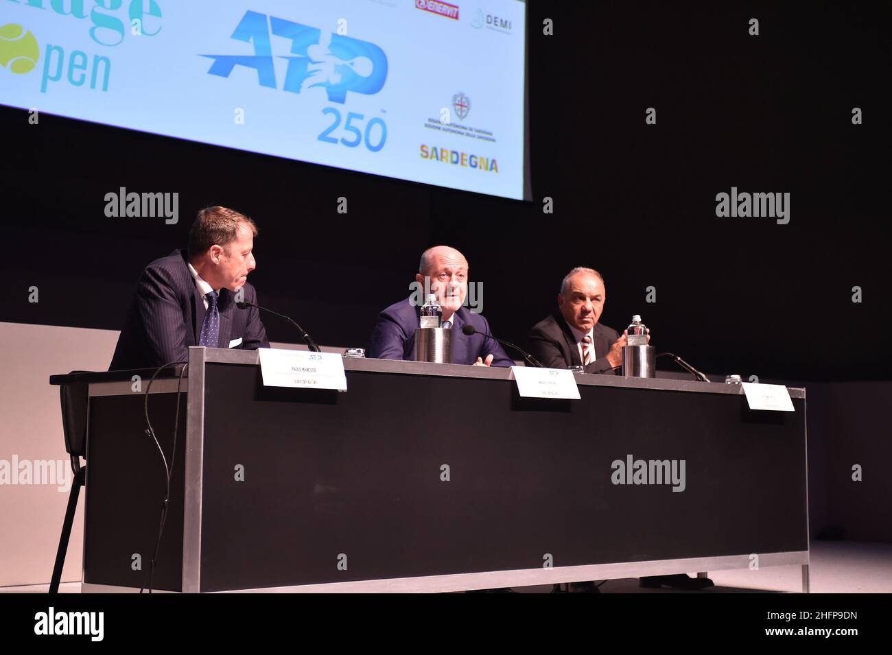 Foto LaPresse/Tocco Alessandro 06 ottobre 2020 Cagliari (Italia) Sport Tennis Conferenza stampa di presentazione Forte Village Sardegna Open 2020 - ATP World Tour 250 series. Nella foto: Paolo Mancuso, Angelo Binaghi, Giovanni ChessaPhoto LaPresse/Tocco Alessandro 06 October 2020 Cagliari (Italy) Sport Tennis Press conference Forte Village Sardegna Open 2020 - ATP World Tour 250 series. In the pic: Paolo Mancuso, Angelo Binaghi, Giovanni Chessa Stock Photo