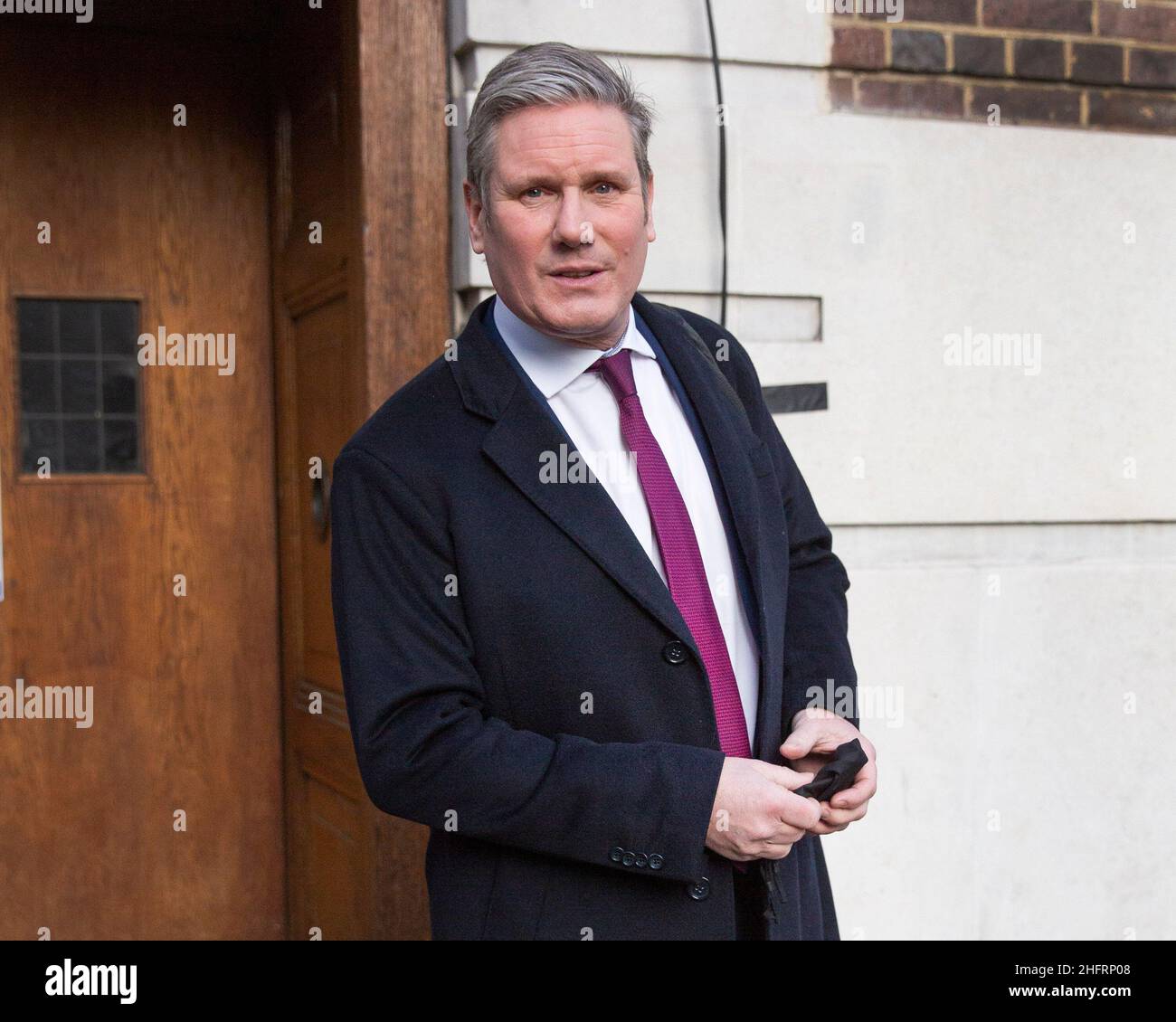 15/01/2022. London, UK. Labour leader Sir Keir Starmer leaves Friends House after speaking at the Fabian Society. Stock Photo