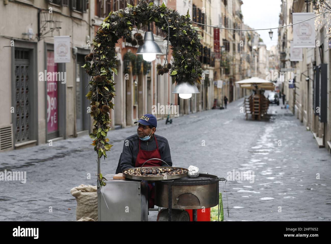 Cecilia Fabiano/LaPresse December 24 , 2020 Roma (Italy) News: Rome empty during the Christmas lockdown In the Pic :Via Frattina Stock Photo