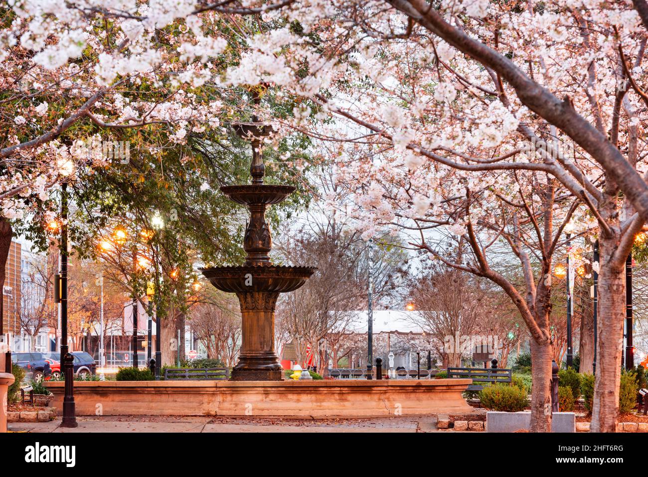 Downtown fountain hires stock photography and images Alamy