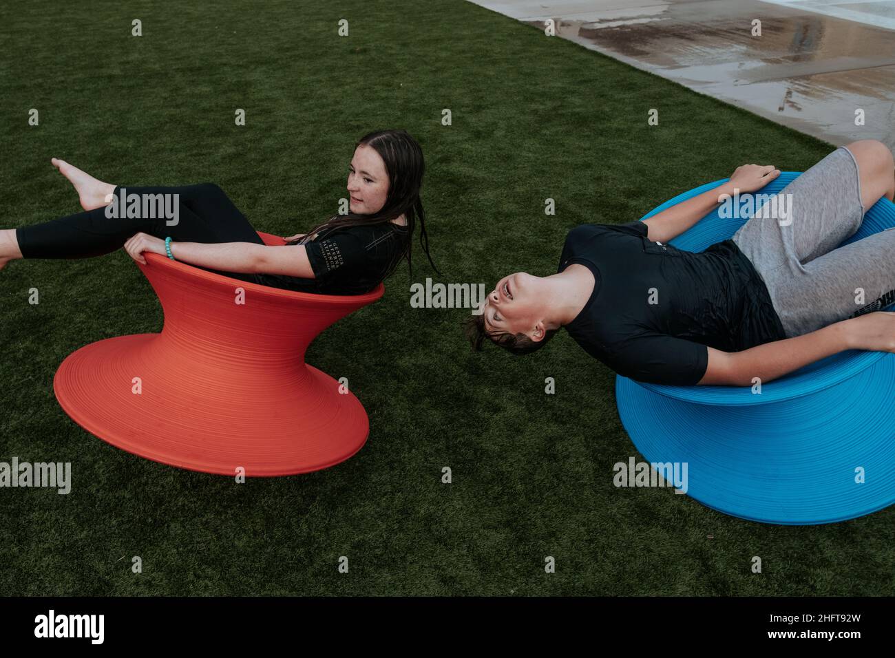 Two teenagers outside hi-res stock photography and images - Alamy