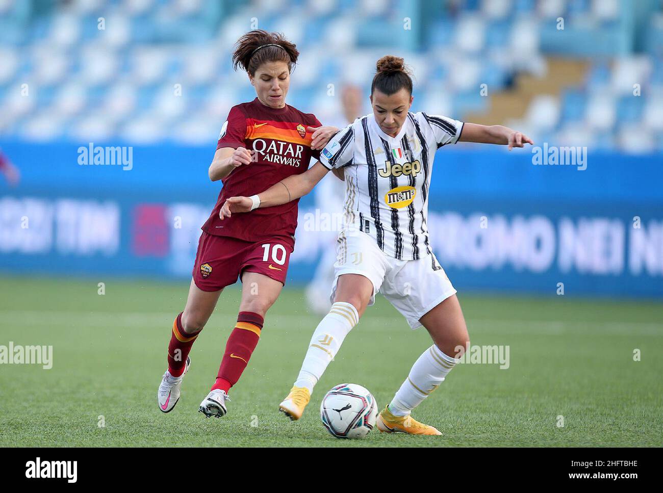 Calcio femminile hi-res stock photography and images - Alamy