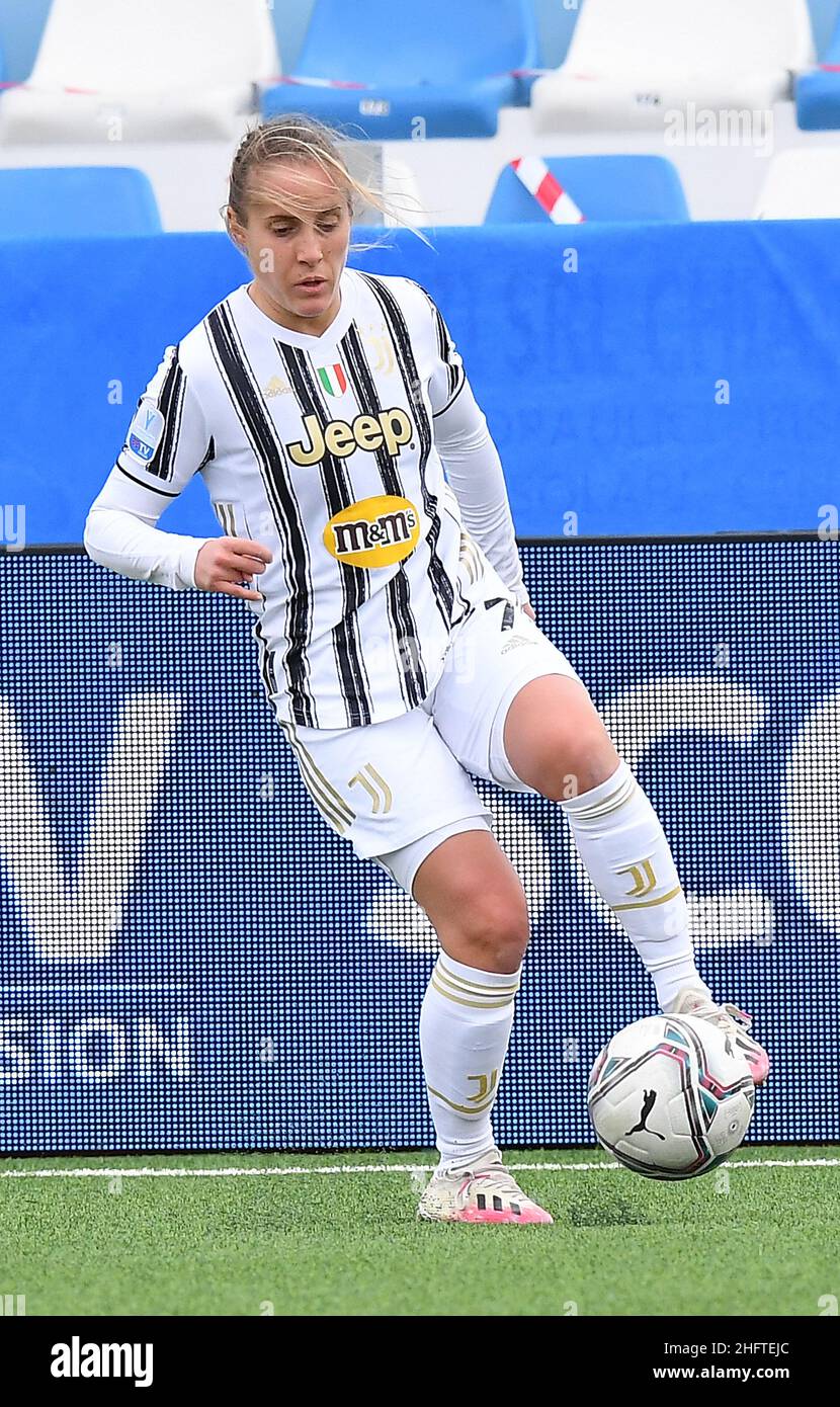 Greta Adami of ACF Fiorentina controls the ball during the Women News  Photo - Getty Images