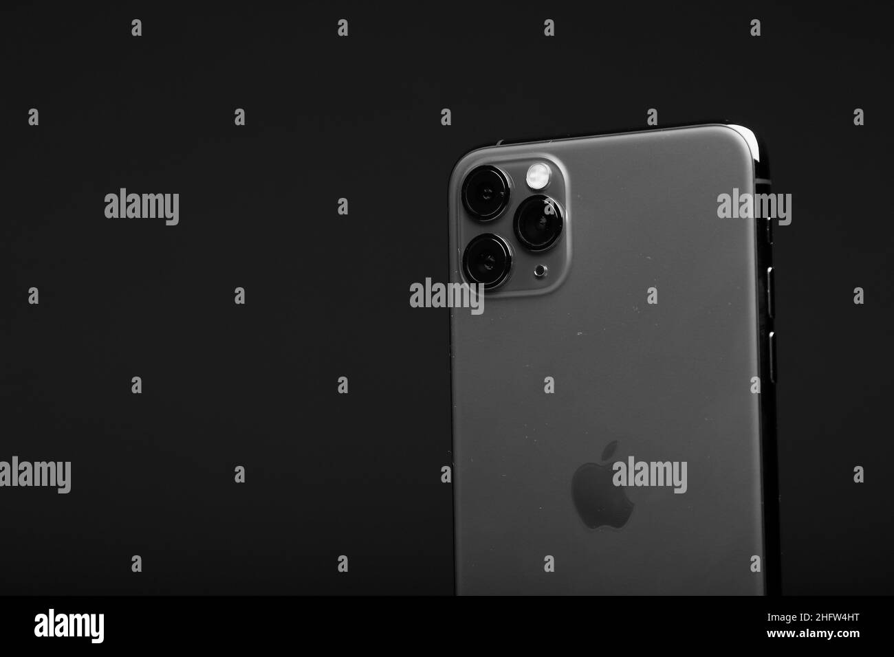 Iphone 11 pro white Imágenes recortadas de stock - Alamy