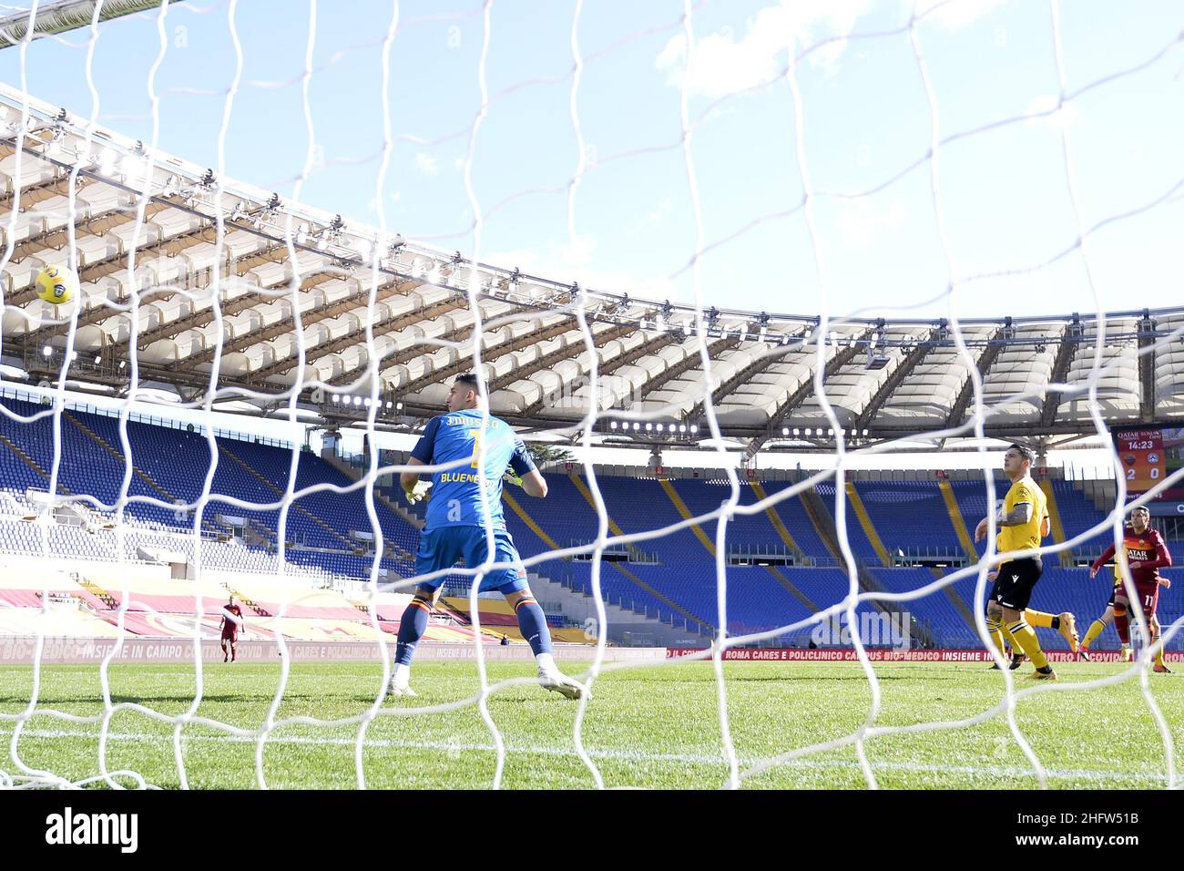 Gol dietro la porta hi-res stock photography and images - Alamy