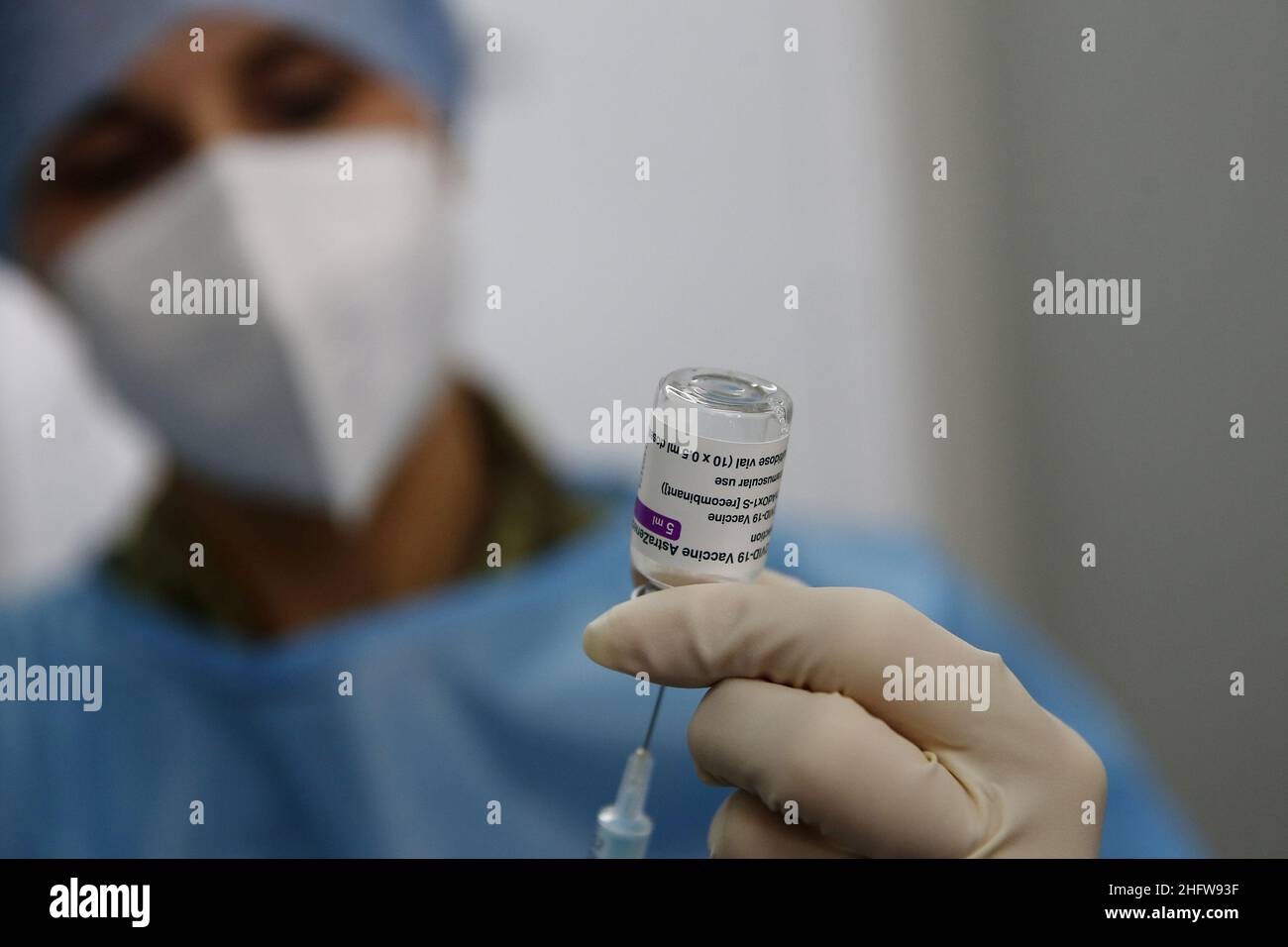 Cecilia Fabiano/LaPresse February 23 , 2021 Roma (Italy) News : Defense Vaccination Centre in the militar city of Cecchignola in Rome In The Pic : AstraZeneca vaccine preparation Stock Photo