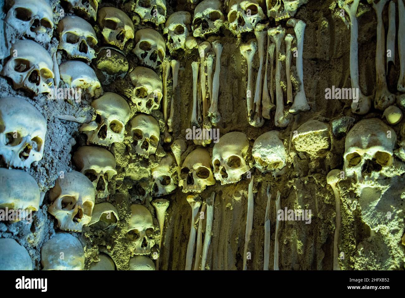 Chapel of bones évora hi-res stock photography and images - Page 7 - Alamy