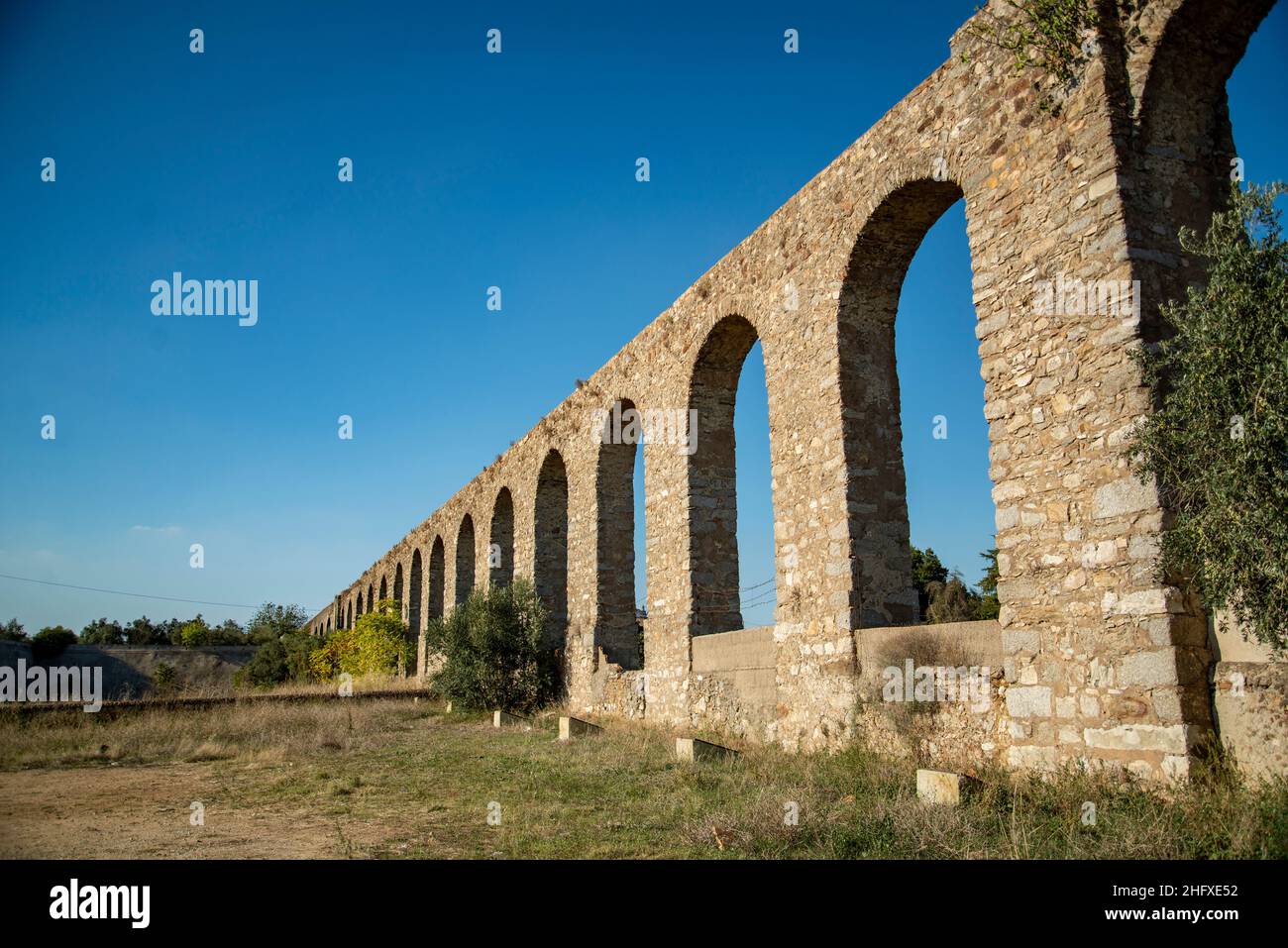 the Aqueduto da Agua de Prata in the city of Evora in Alentejo in Portugal.  Portugal, Evora, October, 2021 Stock Photo - Alamy
