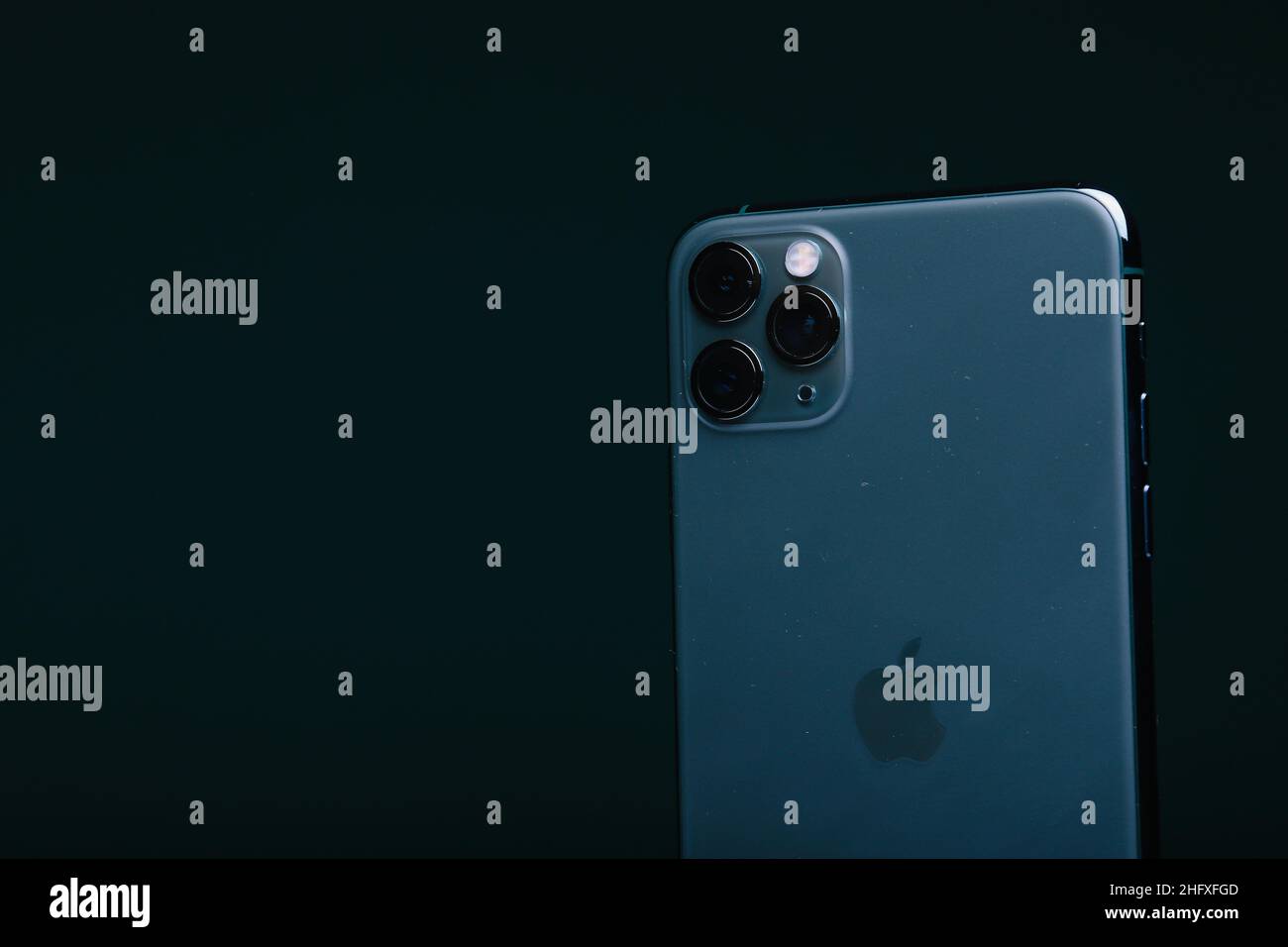 Zwolle, Nederland October 22, 2019, Customer holding the Iphone 11