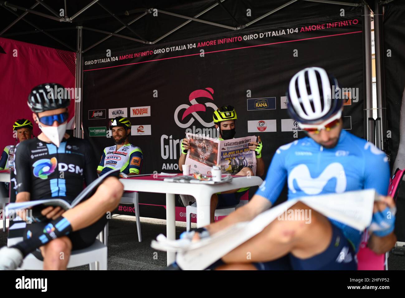 Massimo Paolone/LaPresse May 28, 2021 Italy Sport Cycling Giro d'Italia 2021 - 104th edition - Stage 19 - from Abbiategrasso to Alpe Di Mera In the pic: INTERMARCHÉ - WANTY - GOBERT MATÉRIAUX Stock Photo
