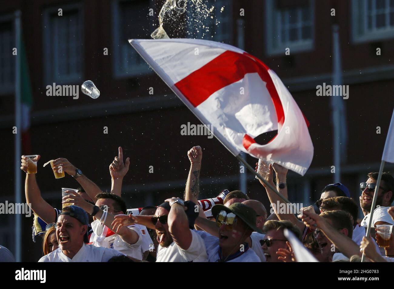 Cecilia Fabiano/ LaPresse July 03 , 2021 Roma (Italy) News : English football fans at the Olympic Stadium for the football match against Ukraine In the Pic : tFans ate pub waiting to go to the Olimpico stadium Stock Photo