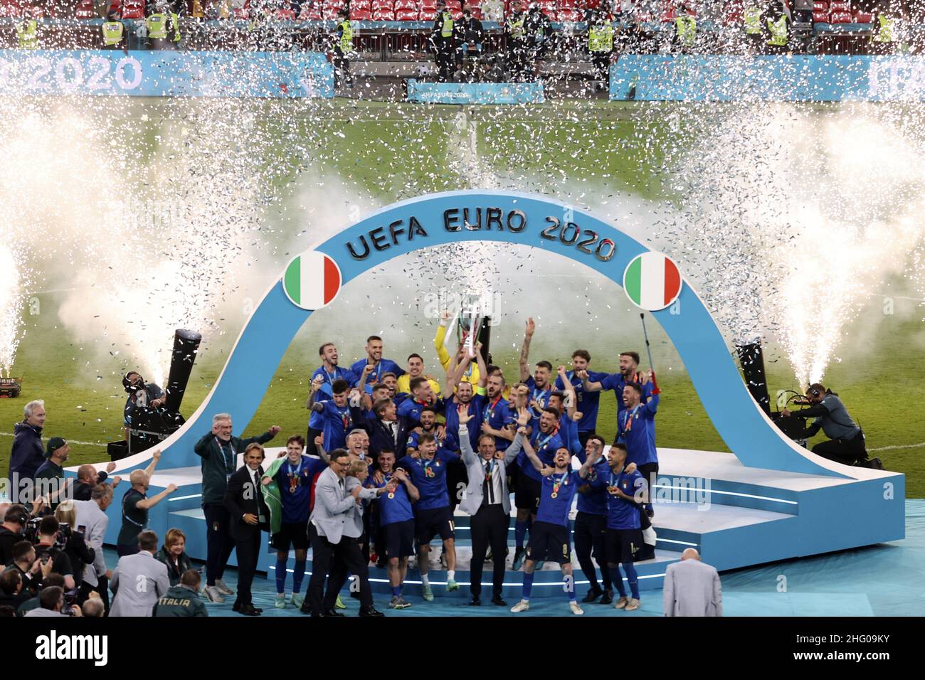 Italy euro 2020 trophy hi res stock photography and images Alamy