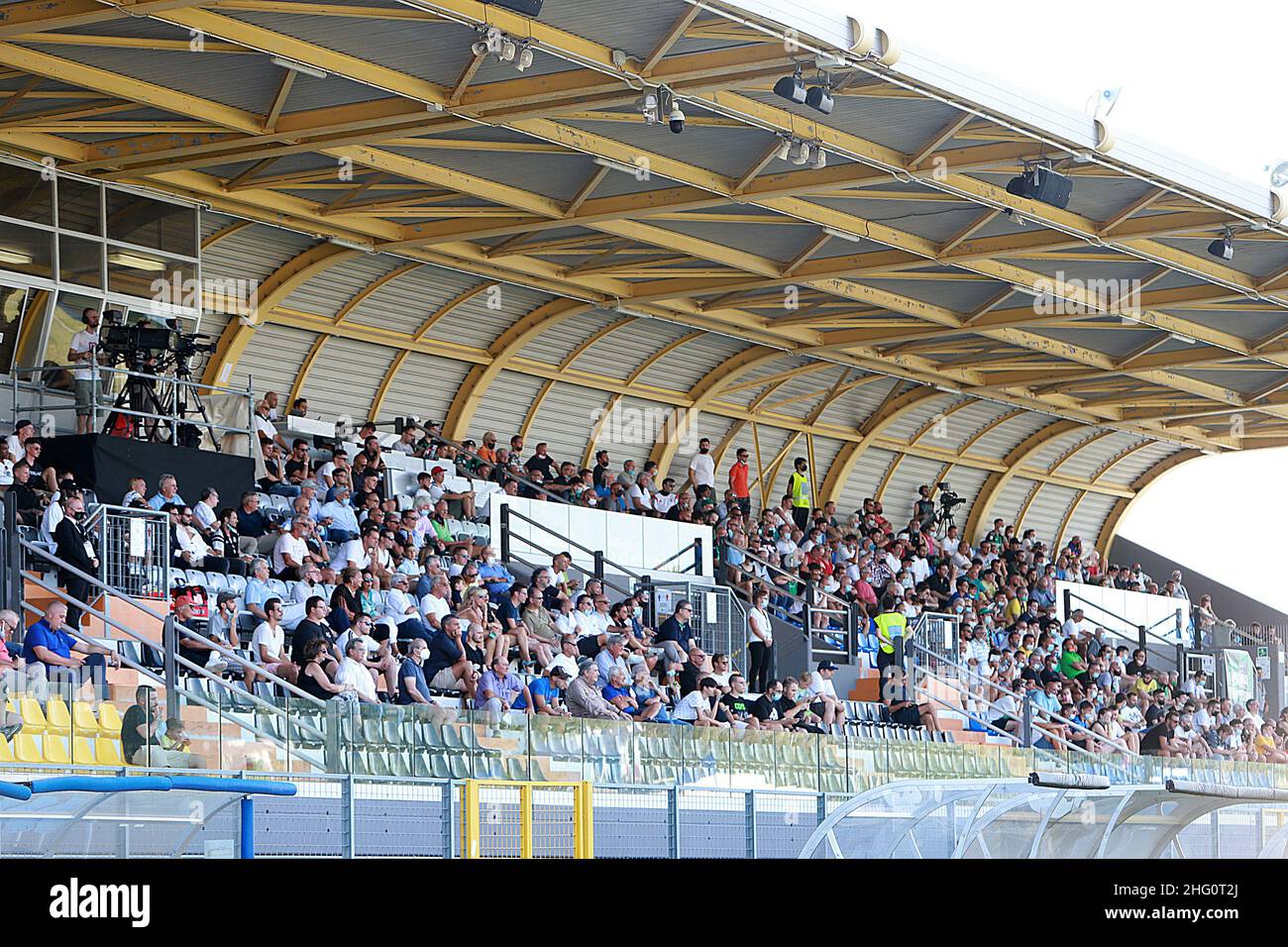 Lignano Sabbiadoro stadium crowd Chou Tien-chen (Taiwan)
