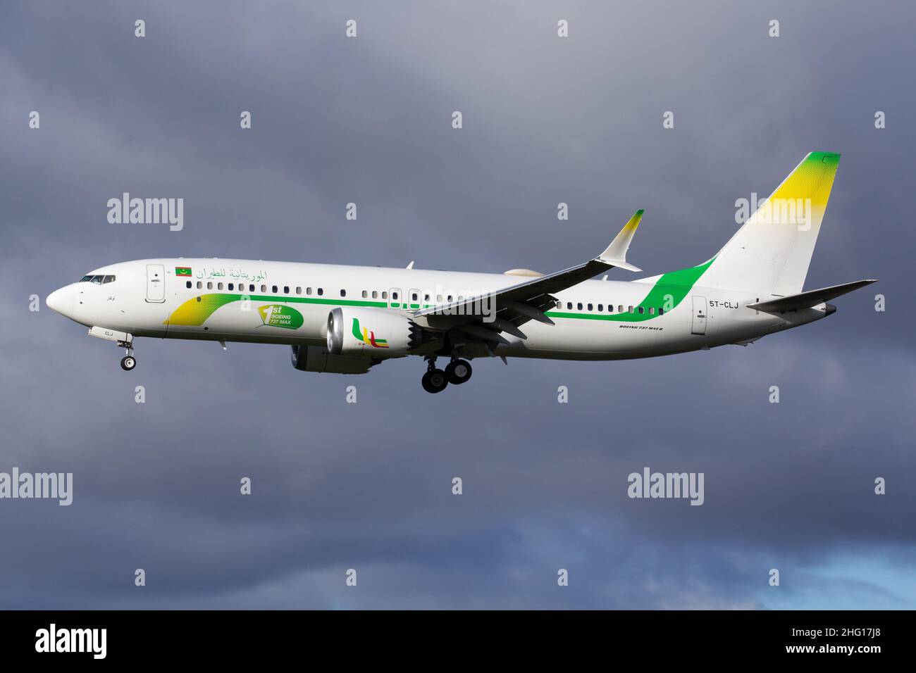 Mauritania Airlines Boeing 737-8 MAX arriving at Glasgow airport to collect the Mauritanian delegation from the COP26 climate change conference Stock Photo