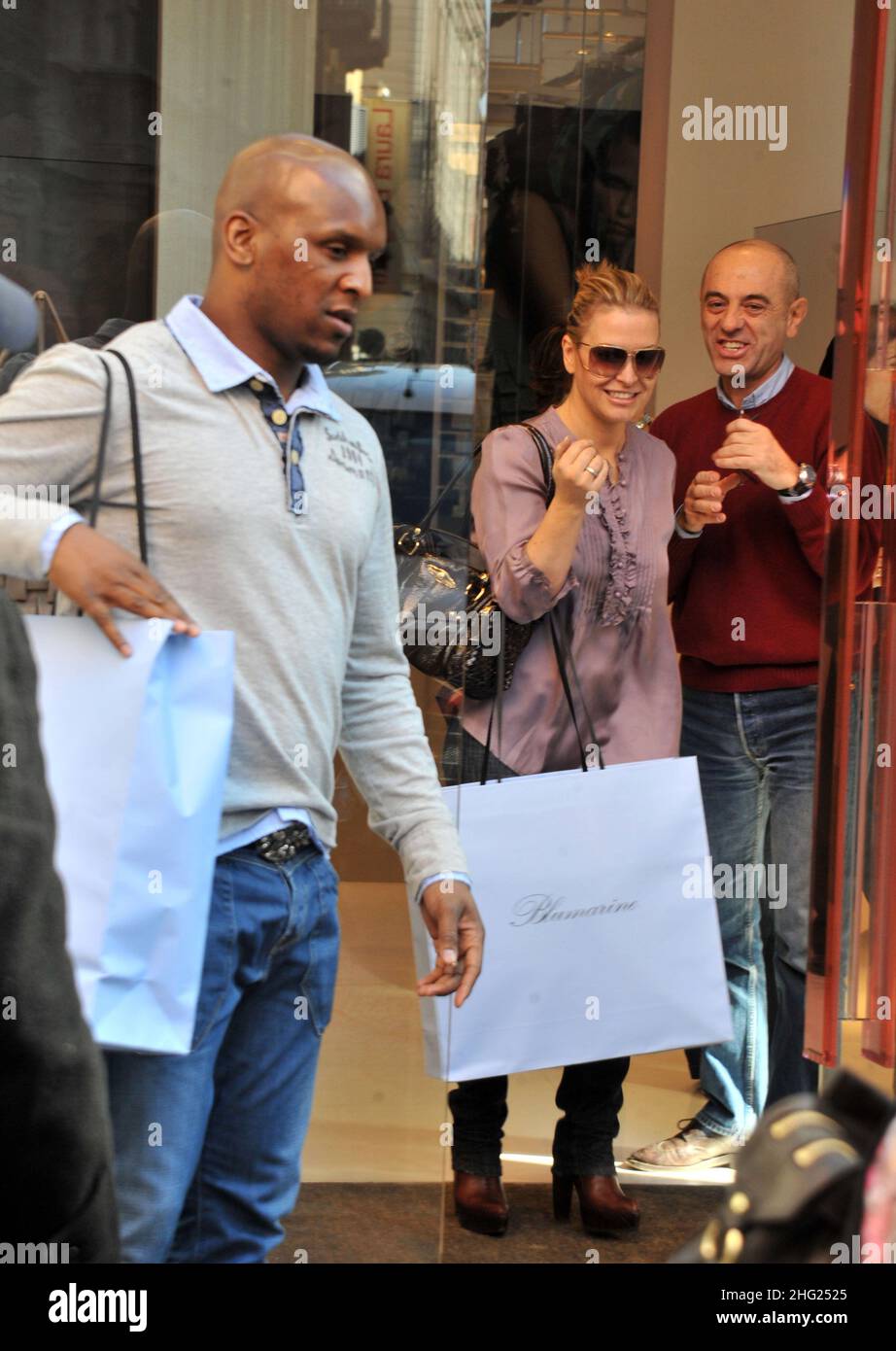 Anastacia With Her Boyfriend Wayne Newton Shopping At Blumarine In 