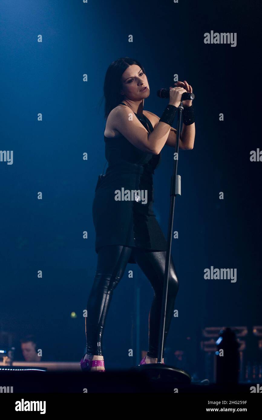 Assago Milano, Italy 14/04/2009 : Laura Pausini during the live concert at  the Assago Forum Stock Photo - Alamy