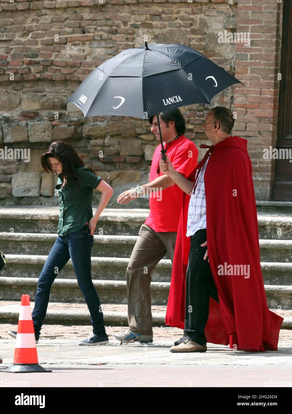 Kristen Stewart on the set of 'The Twilight Saga: New Moon' in Montepulciano in Siena, Italy. Stock Photo