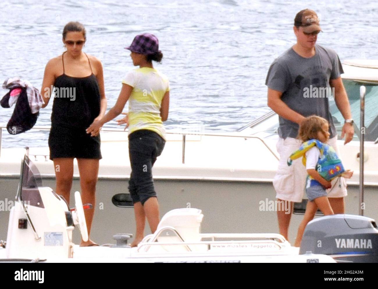 Matt Damon with his wife Luciana Barroso and daughter on holiday at Lake Como, Italy Stock Photo