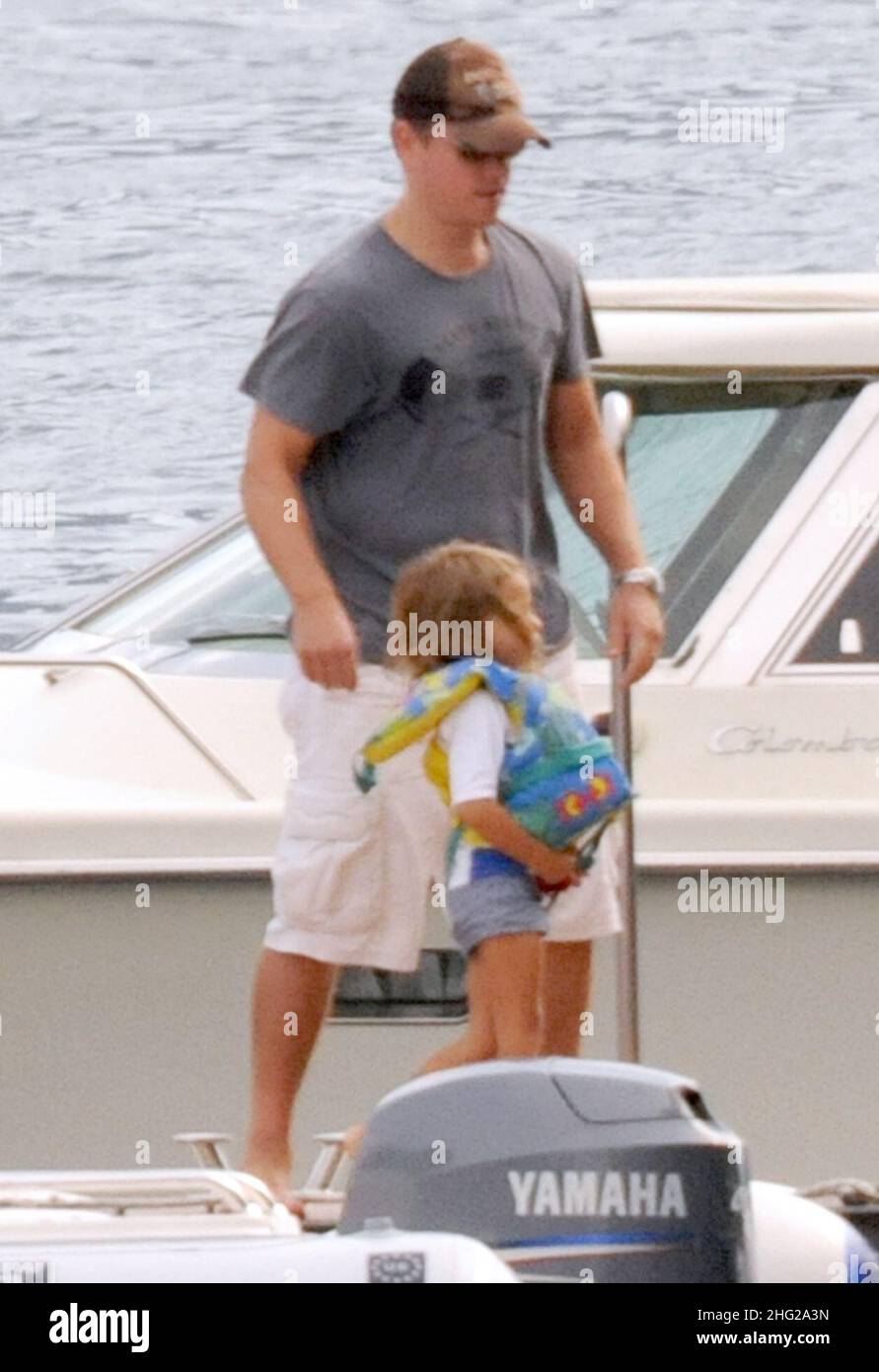 Matt Damon with his wife Luciana Barroso and daughter on holiday at Lake Como, Italy Stock Photo