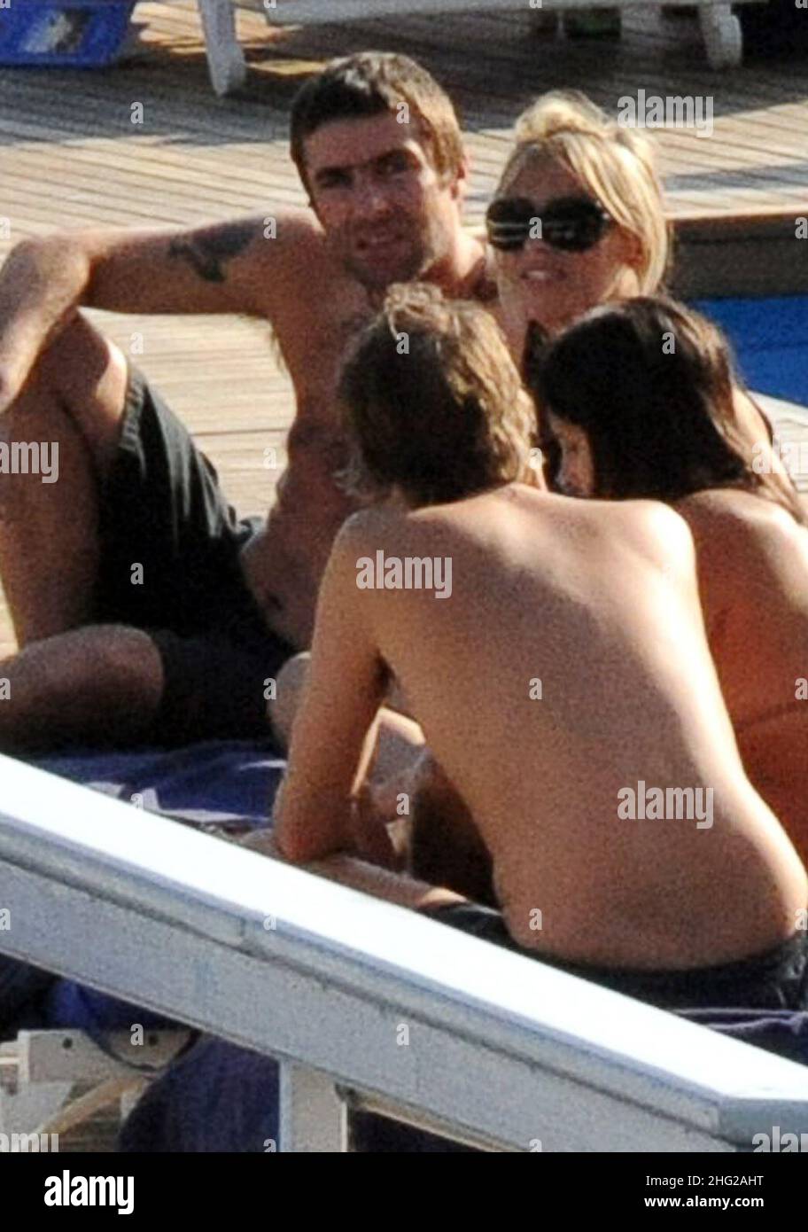 Liam Gallagher and Nicole Appleton (All Saints) are spending their trip to Lake of Como with Oasis band member Andy Bell and his girlfriend 48 hours after Oasis announced they are splitting up, Italy Stock Photo