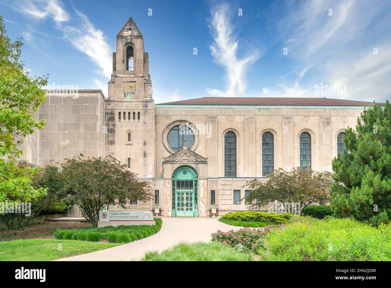 CHICAGO, IL, USA - JUNE 21, 2021: Cudahy Library on the campus of Loyola University Chicago. Stock Photo